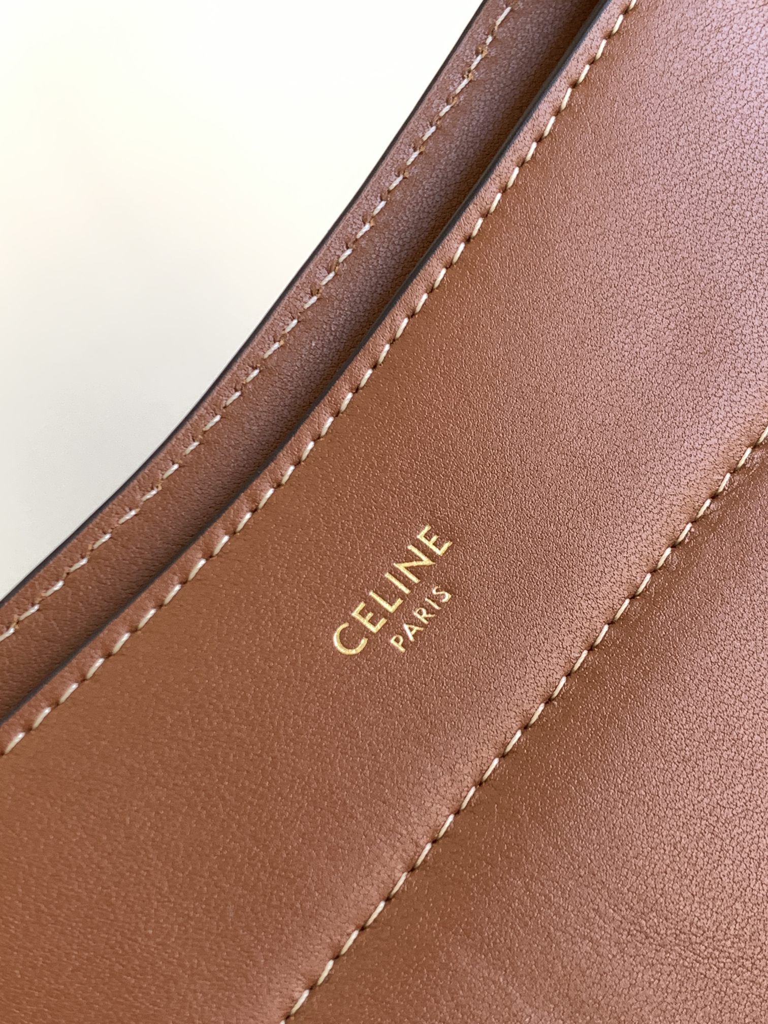 CELINE赛琳中号光滑小牛皮托特包108823