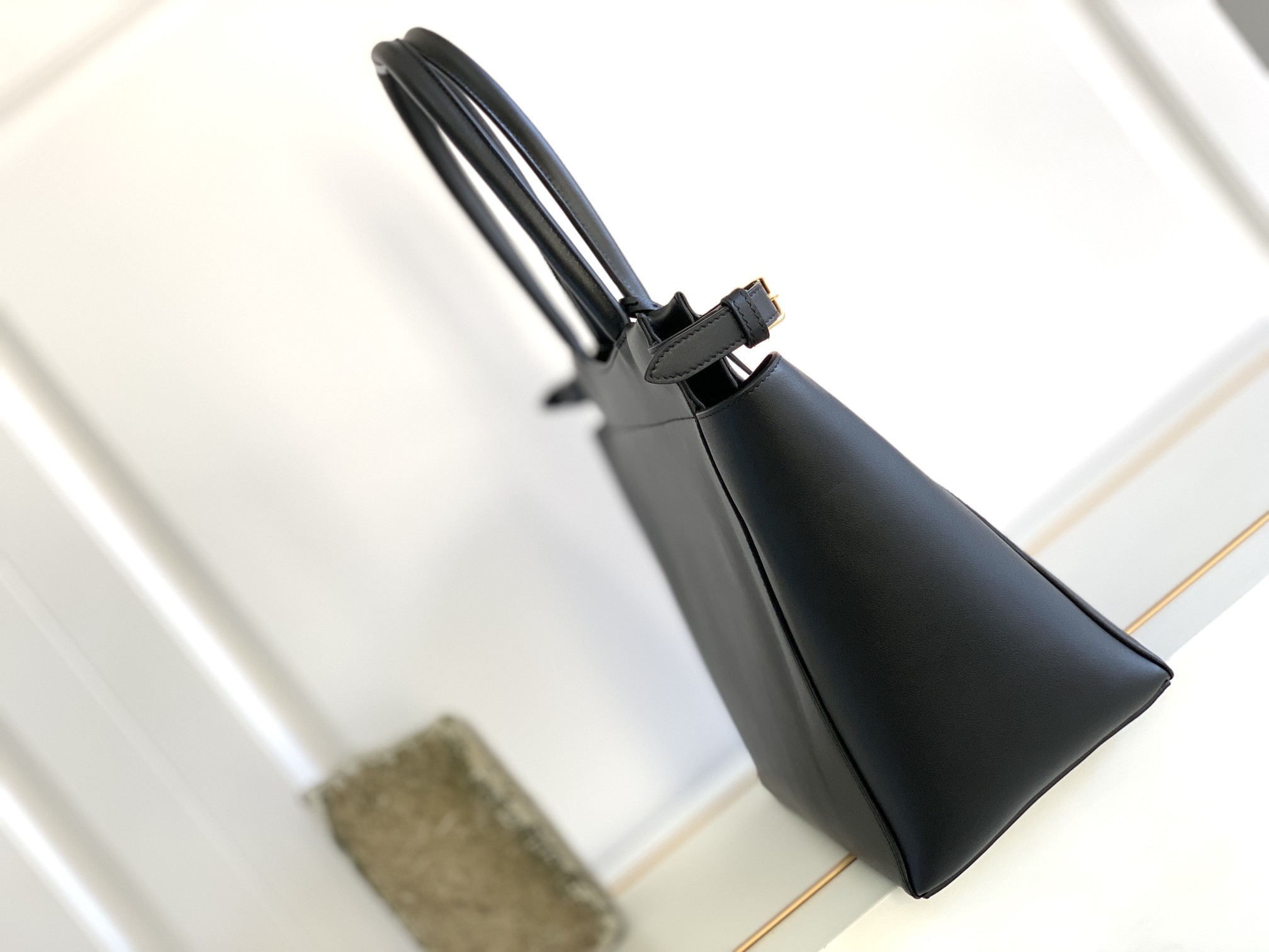 CELINE赛琳中号光滑小牛皮托特包108823