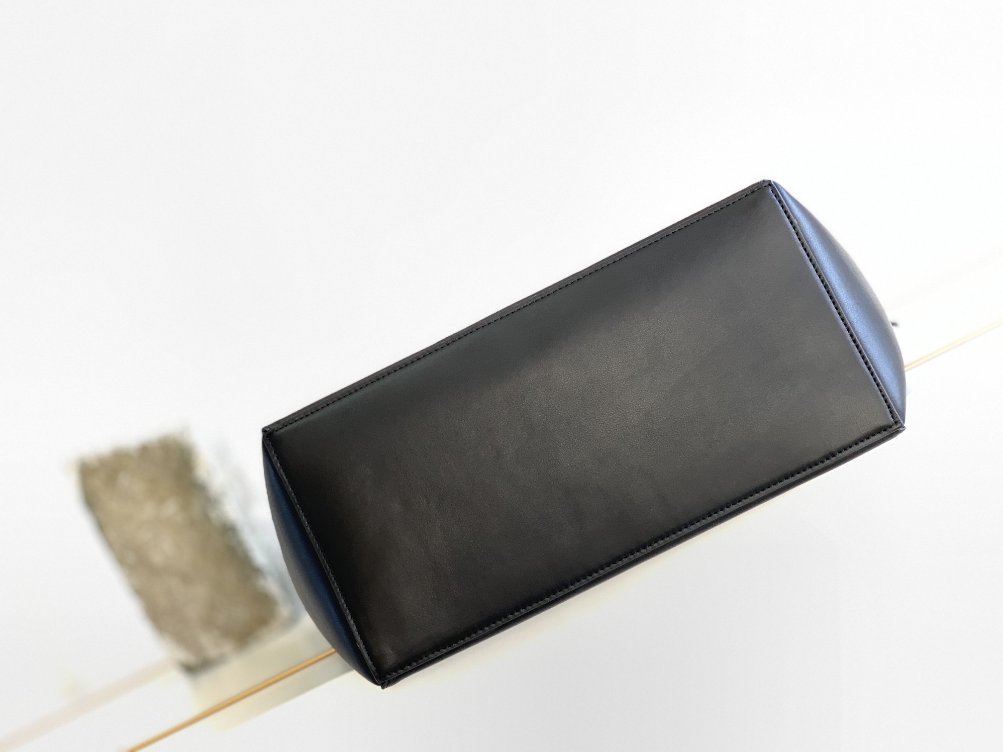 CELINE赛琳中号光滑小牛皮托特包108823