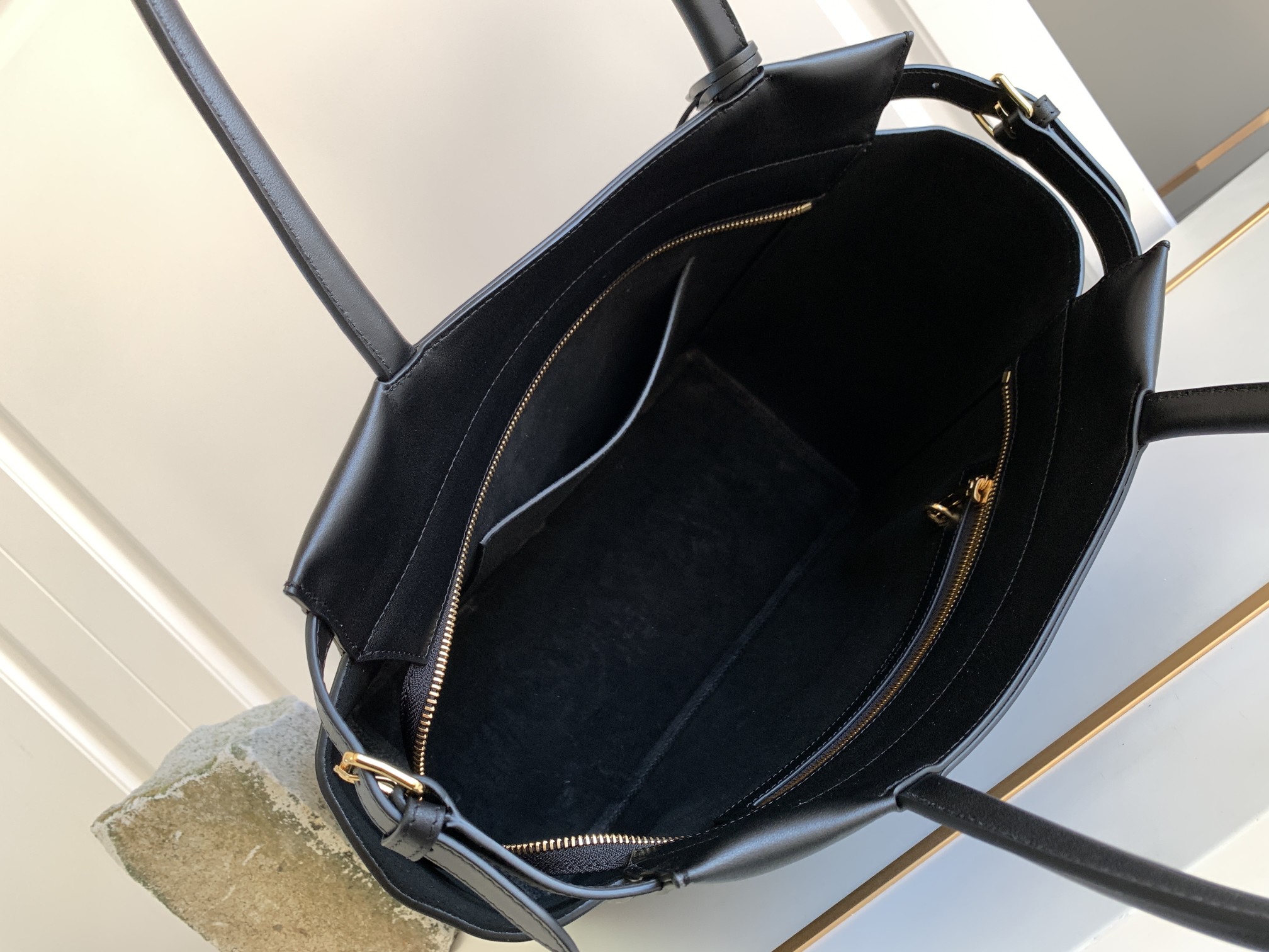 CELINE赛琳中号光滑小牛皮托特包108823