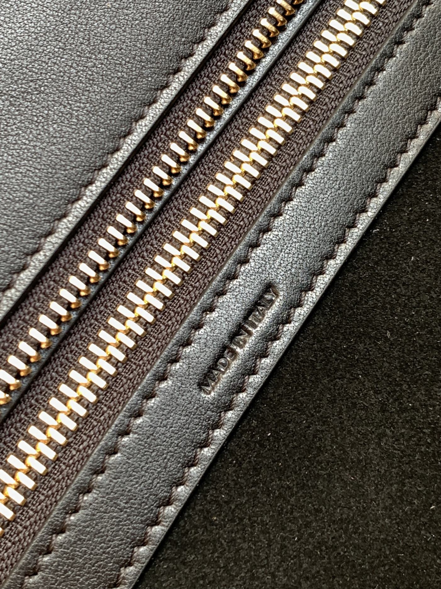 CELINE赛琳中号光滑小牛皮托特包108823