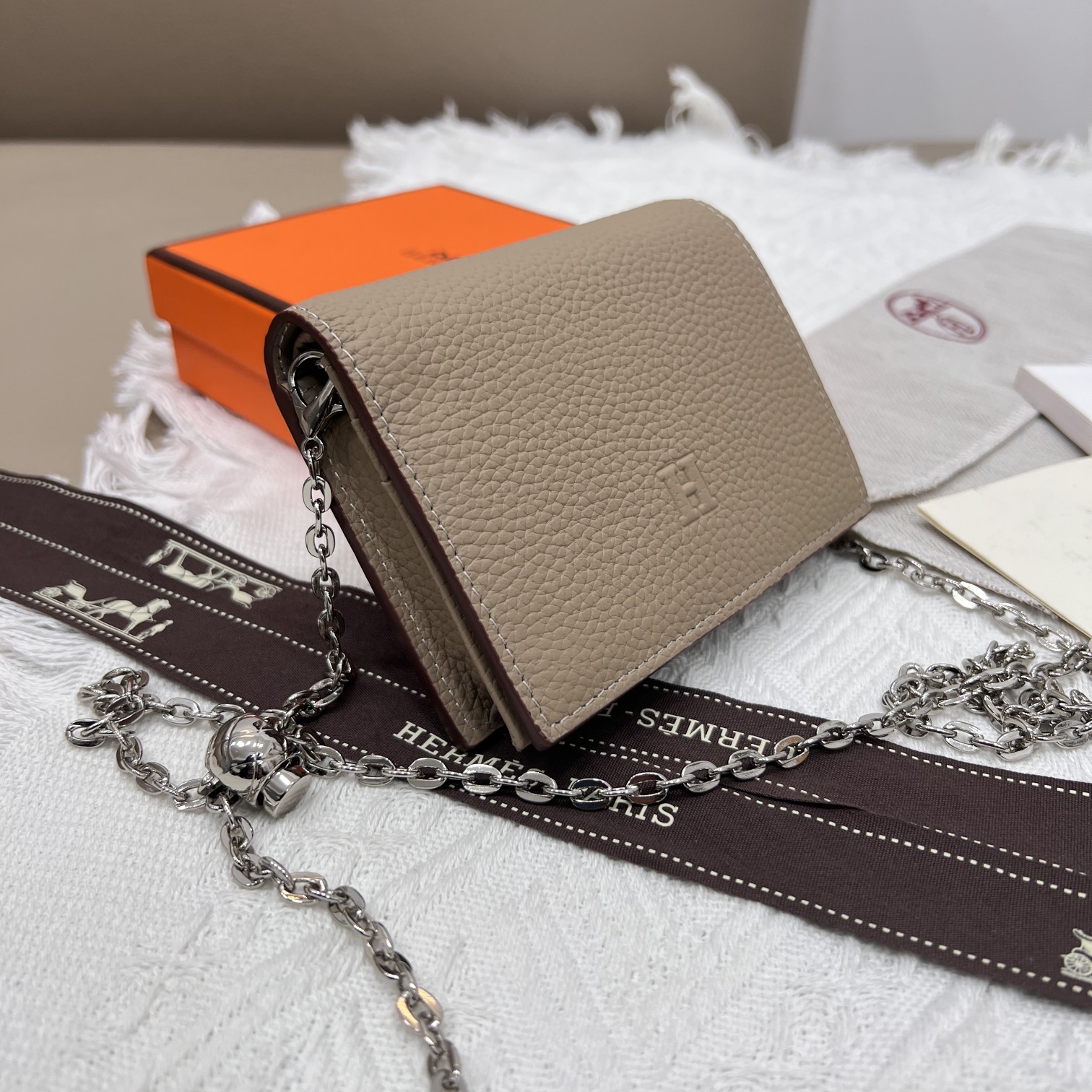 Hermes:链条包包p270 - 高級感あふれるデザイン