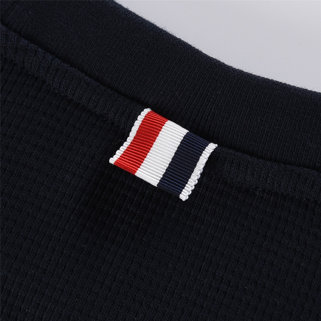 240 Thom Browne /汤姆布朗 经典款华夫格圆领