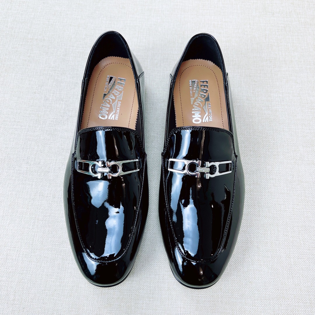 NO:743297,[F*] Purchasing agent level - Formal men's leather shoes (Salvatore Ferragamo) have become an Italian classic fashion brand with a long history. - Luxurious and elegant style, practicality and style. - Material - Original imported cowhide - Inner foot pads, water-dyed cowhide - Original genuine leather outsole - Classic fasteners, definitely one of the highlights. Match as you like Size Size  39-44 (38, 45 customized, non-refundable and non-exchangeable), Ferragamo-F10608 leather shoes     , louis vuitton, ferragamo, cowhide, Leather soles19860909【F*】代购级别 -正装男士皮鞋（SalvatoreFerragamo)今时今日己成为一个历史不衰的意大利经典时尚品牌. -风格华贵典雅实用性和款式并重 -材质-原版进口牛皮 -内里垫脚 水染牛皮 -原版真皮大底 -经典的扣件,绝对是亮点之一.随意搭配 Size 39-44（38,45定制不退不换）,菲拉-F10608皮鞋    ,louis vuitton,ferragamo,cowhide,Leather,Men's shoes