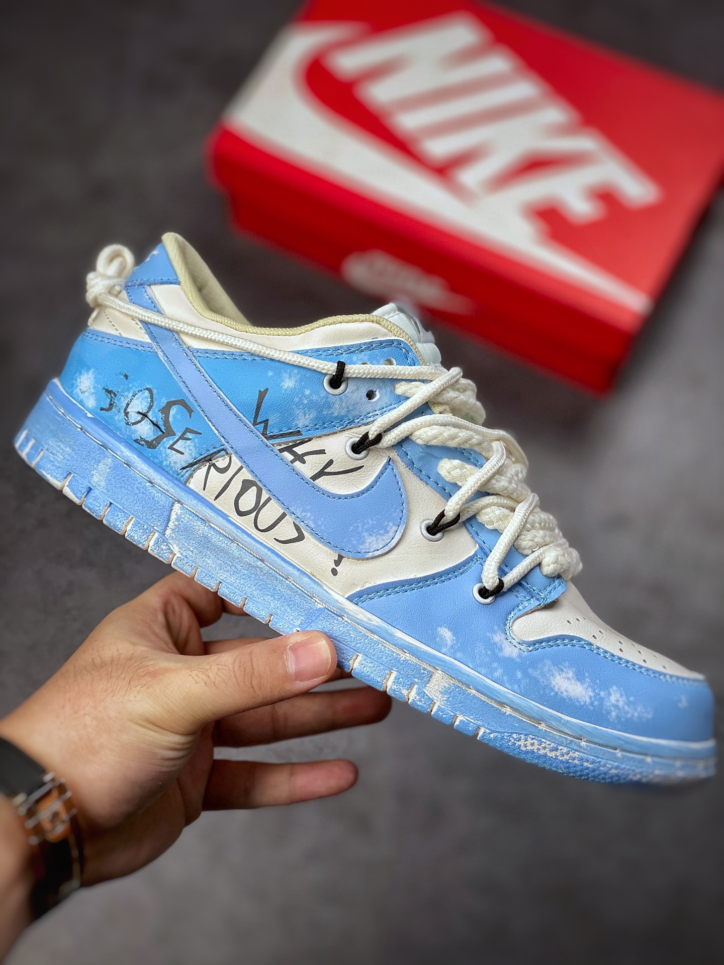 190 Nike SB Dunk Low 解构抽绳低帮 性价比天花板 尝鲜先行版 原装头层材料 独家版型蒸餾加工 帶來的是更好的视觉和脚感体验 官方货号：DD1503 109 Size：35.5 36 36.5 37.5 38 38.5 39 40 40.5 41 42 42.5 43 44 44.5 45 编码#GJ081417