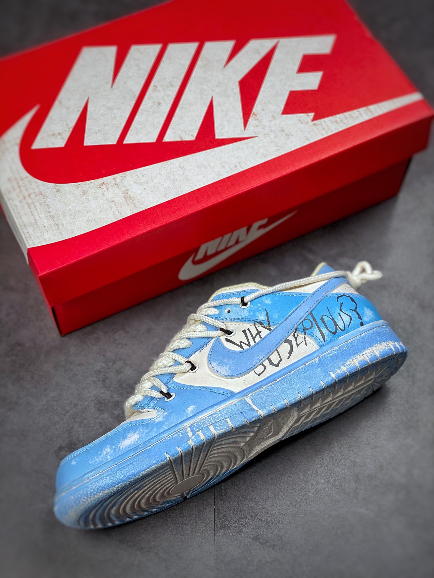 190 Nike SB Dunk Low 解构抽绳低帮 性价比天花板 尝鲜先行版 原装头层材料 独家版型蒸餾加工 帶來的是更好的视觉和脚感体验 官方货号：DD1503 109 Size：35.5 36 36.5 37.5 38 38.5 39 40 40.5 41 42 42.5 43 44 44.5 45 编码#GJ081417
