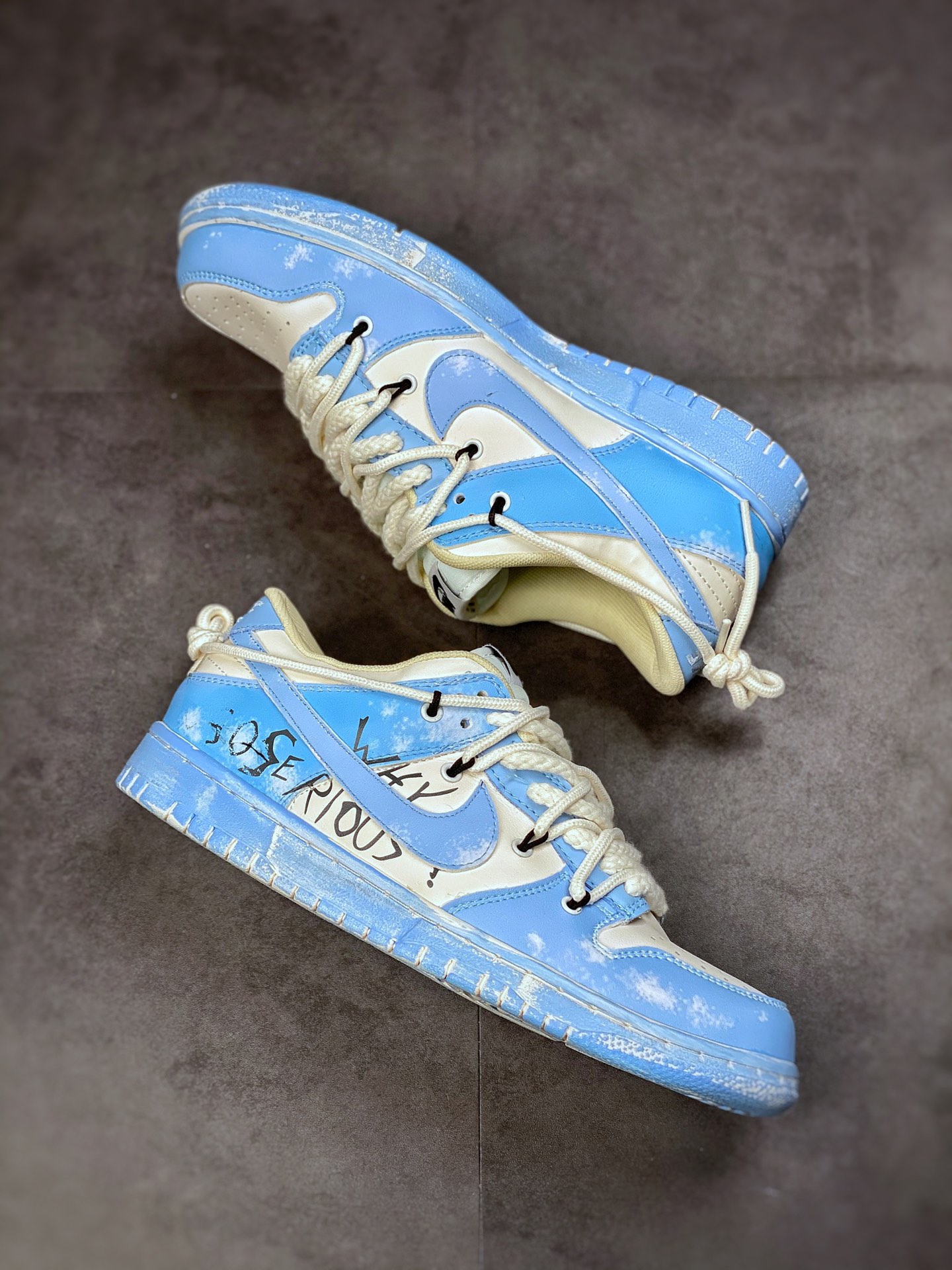 190 Nike SB Dunk Low 解构抽绳低帮 性价比天花板 尝鲜先行版 原装头层材料 独家版型蒸餾加工 帶來的是更好的视觉和脚感体验 官方货号：DD1503 109 Size：35.5 36 36.5 37.5 38 38.5 39 40 40.5 41 42 42.5 43 44 44.5 45 编码#GJ081417