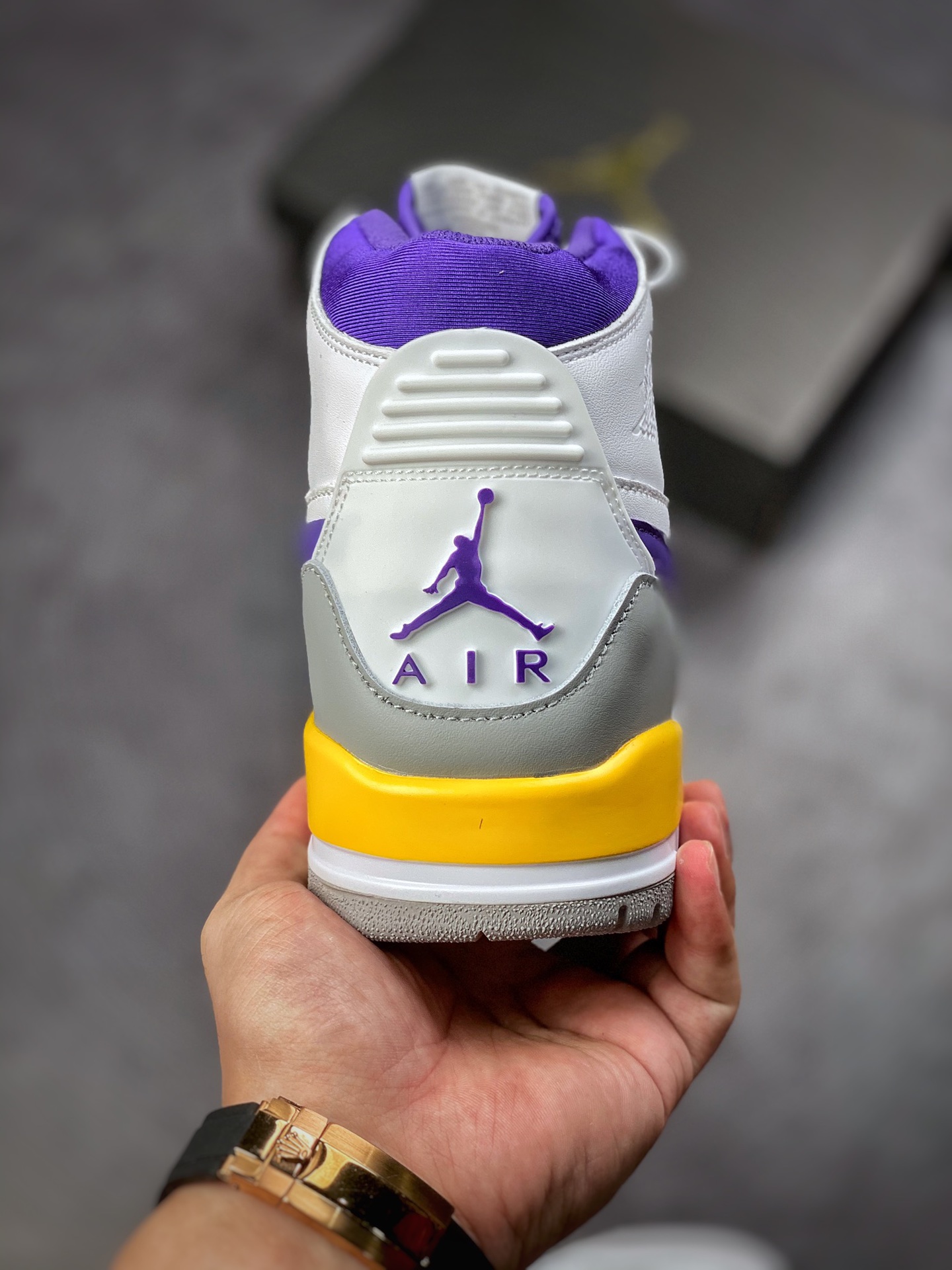 240 Air Jordan Legacy 312 “湖人”白紫黄 AV3922-157