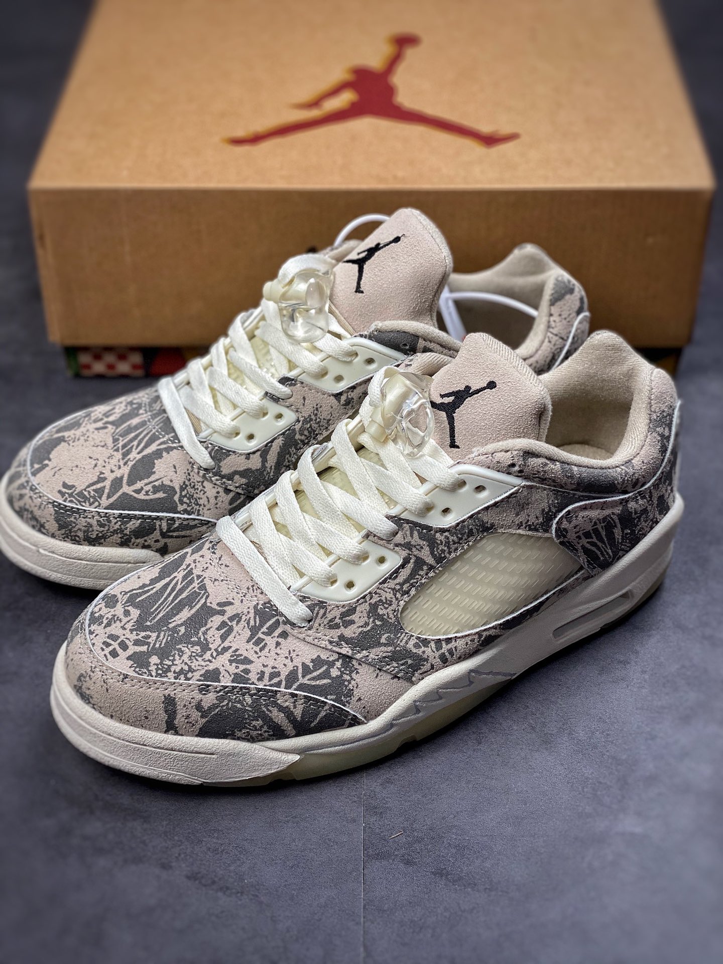 260 Air Jordan 5 Retro Low “Expression”谍照 DA8016-100