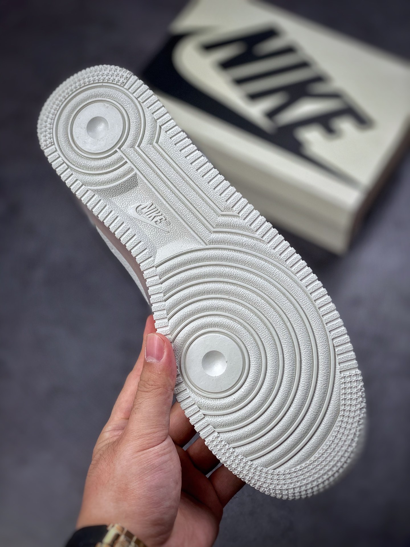 Nike Air Force 1 Low 07 x Reigning Champ 新卫冕冠军联名 CW1888-608 Nike Air Force 1 Low 07 x Reigning Champ 新卫冕冠军联名 CW1888-608