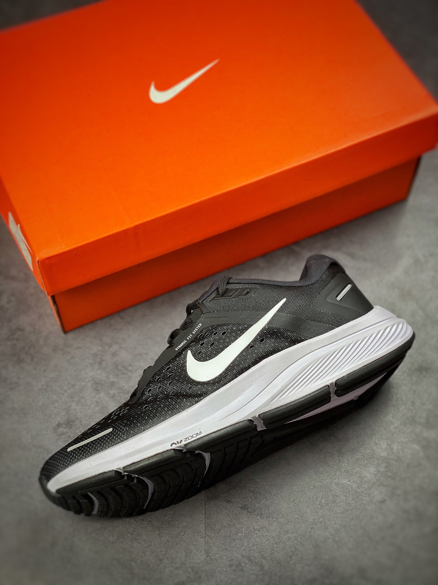 Nike Air Zoom Structure 登月 23代 网面透气跑鞋 CZ6720-010 Nike Air Zoom Structure 登月 23代 网面透气跑鞋 CZ6720-010