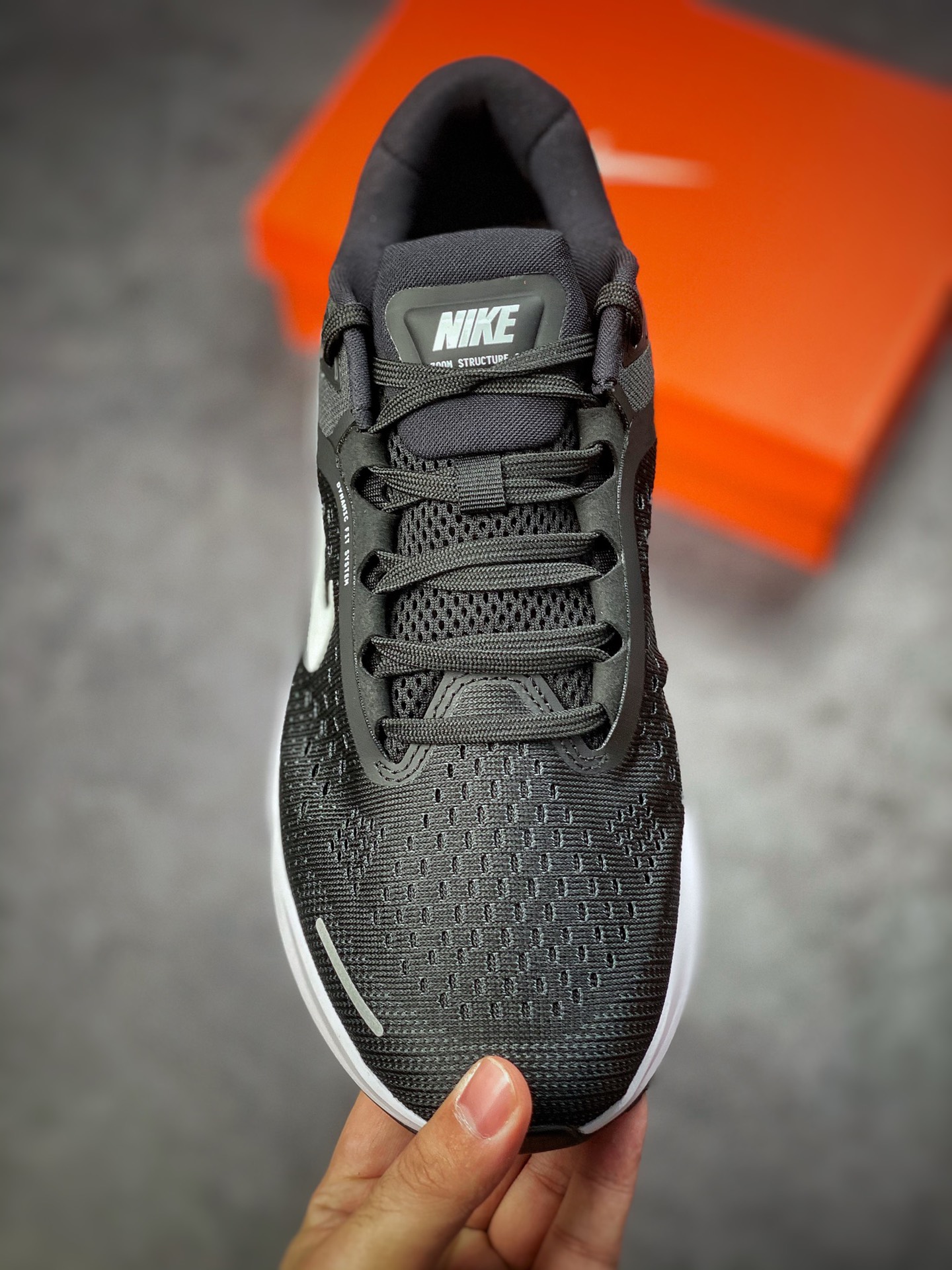 Nike Air Zoom Structure 登月 23代 网面透气跑鞋 CZ6720-010 Nike Air Zoom Structure 登月 23代 网面透气跑鞋 CZ6720-010