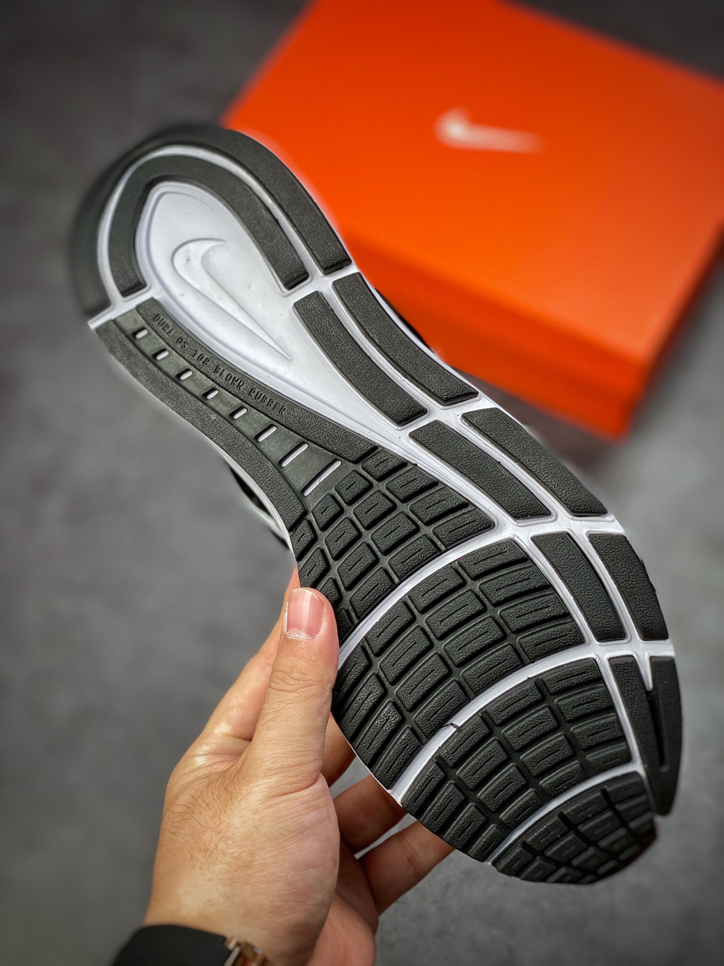 Nike Air Zoom Structure 登月 23代 网面透气跑鞋 CZ6720-010 Nike Air Zoom Structure 登月 23代 网面透气跑鞋 CZ6720-010