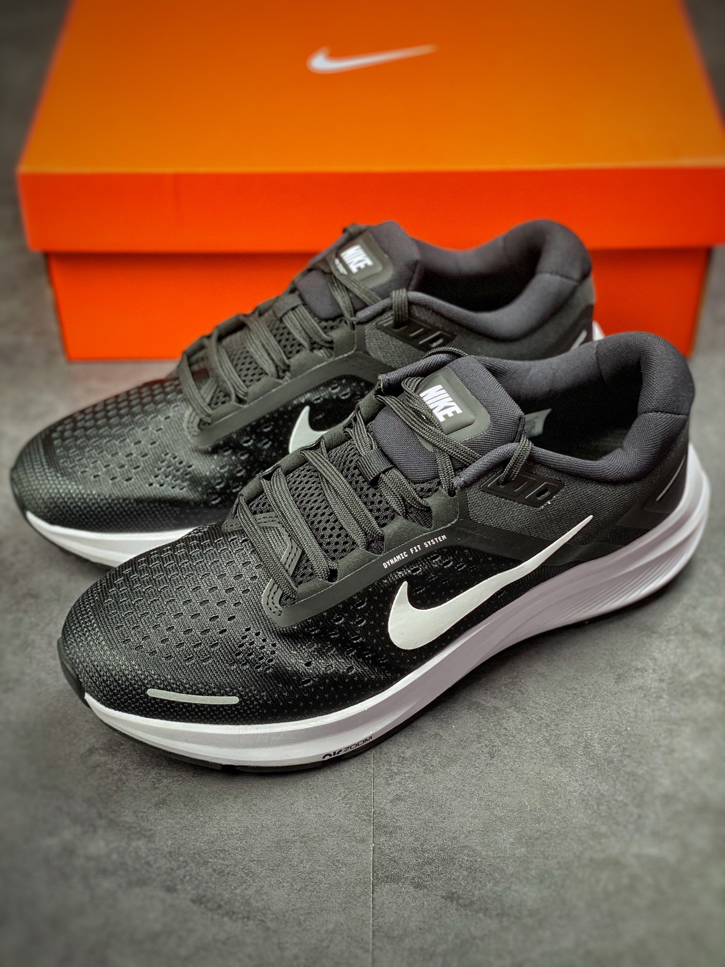 Nike Air Zoom Structure 登月 23代 网面透气跑鞋 CZ6720-010 Nike Air Zoom Structure 登月 23代 网面透气跑鞋 CZ6720-010