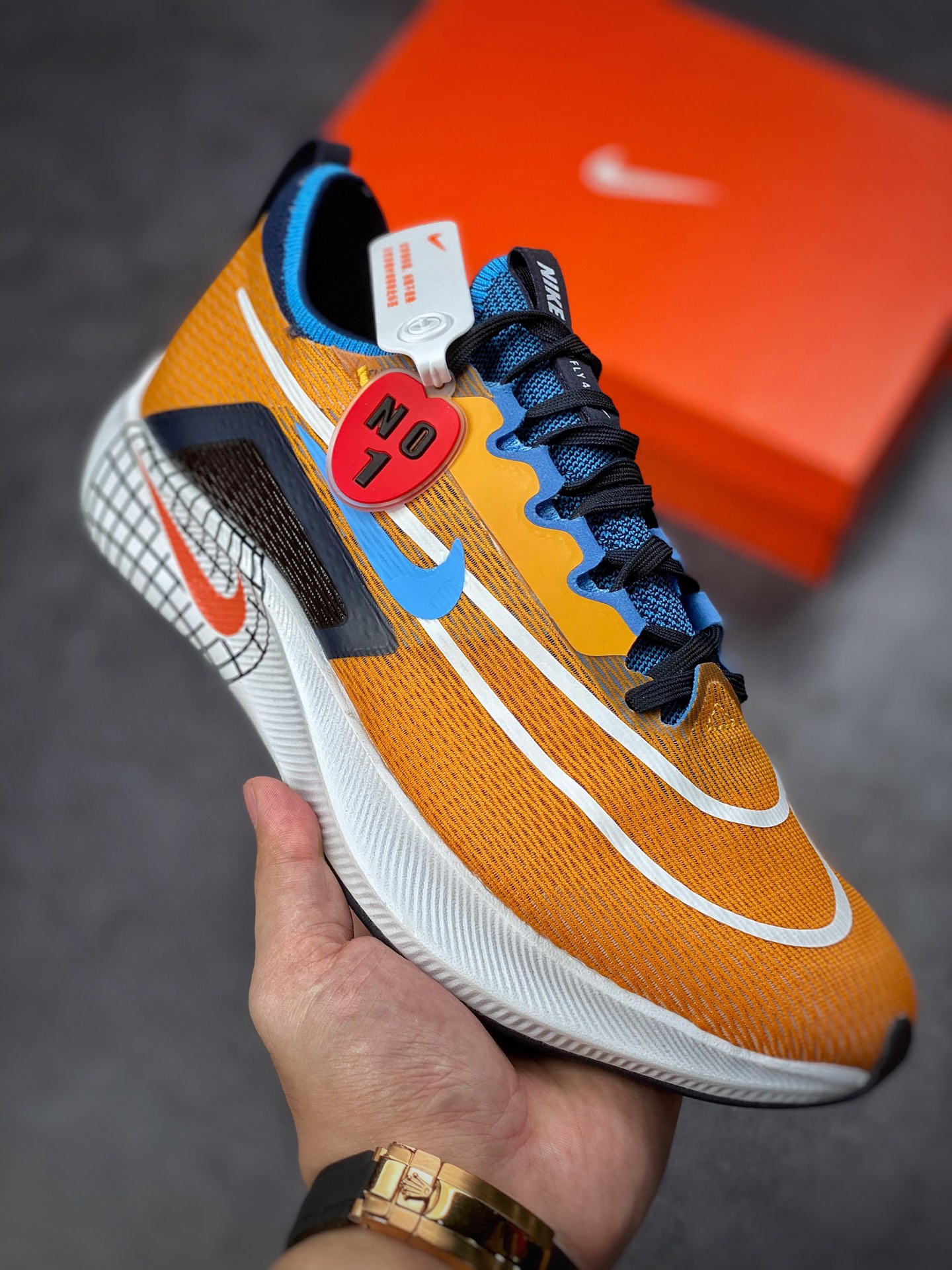 Nike Zoom Fly 4 男子超弹碳板跑步鞋DO9583-700 Nike Zoom Fly 4 男子超弹碳板跑步鞋DO9583-700