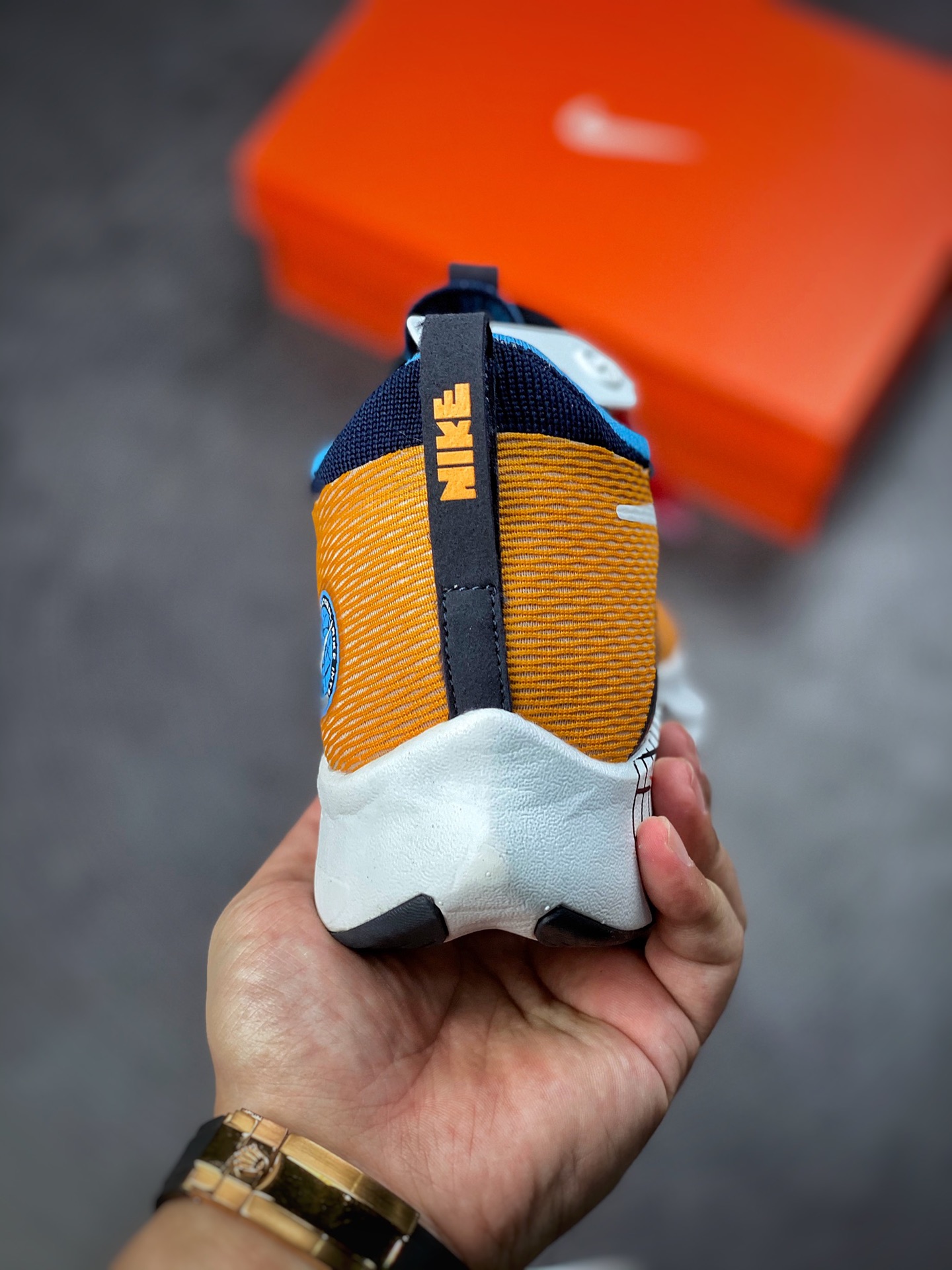 Nike Zoom Fly 4 男子超弹碳板跑步鞋DO9583-700 Nike Zoom Fly 4 男子超弹碳板跑步鞋DO9583-700