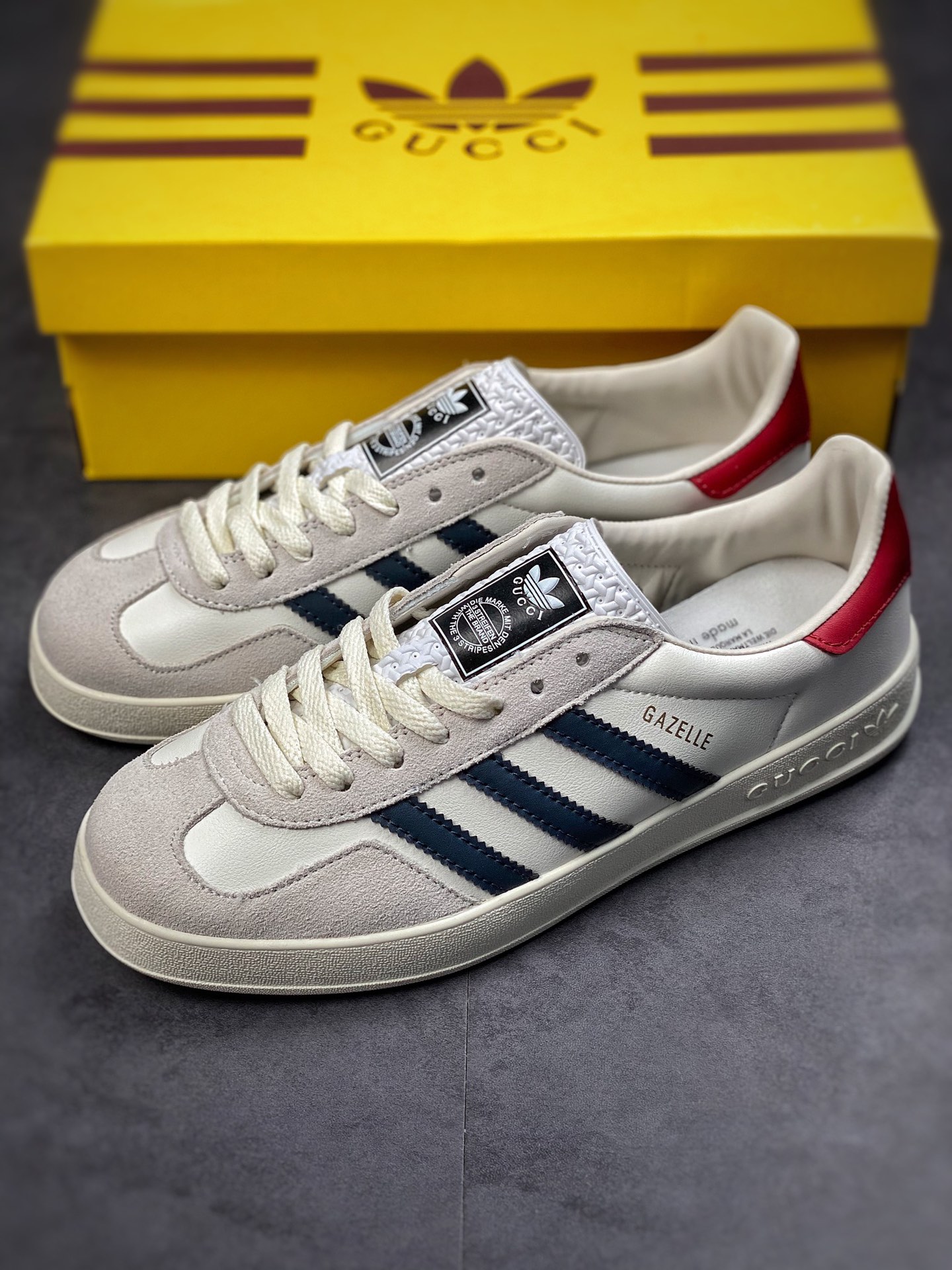 Adidas x GUCCI heavyweight joint clover logo and iconic three bars as design elements 707847 UTT10 9060