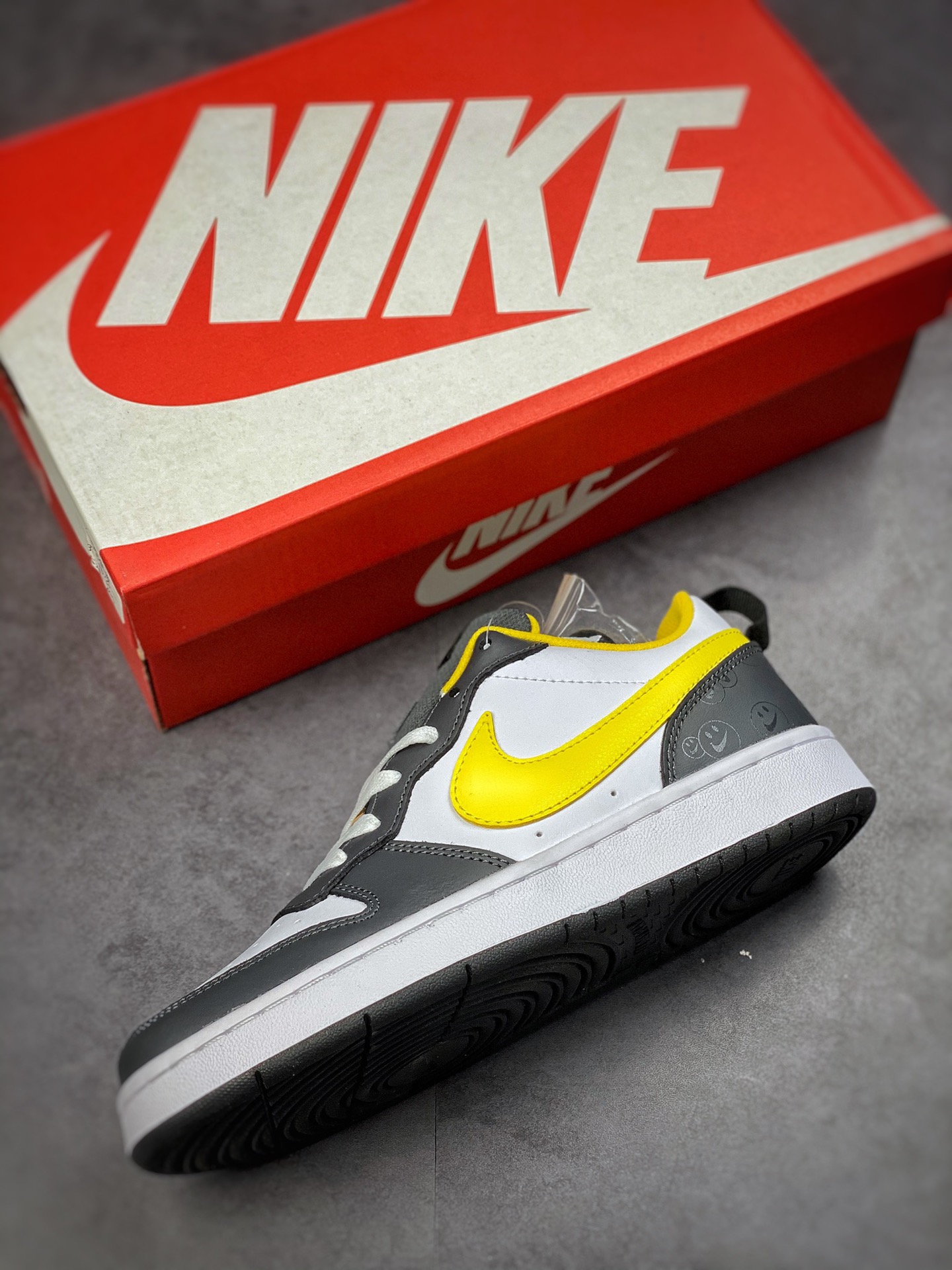 Nike Court Borough Low 2 白黑黄笑脸 DO6688-100 Nike Court Borough Low 2 白黑黄笑脸 DO6688-100