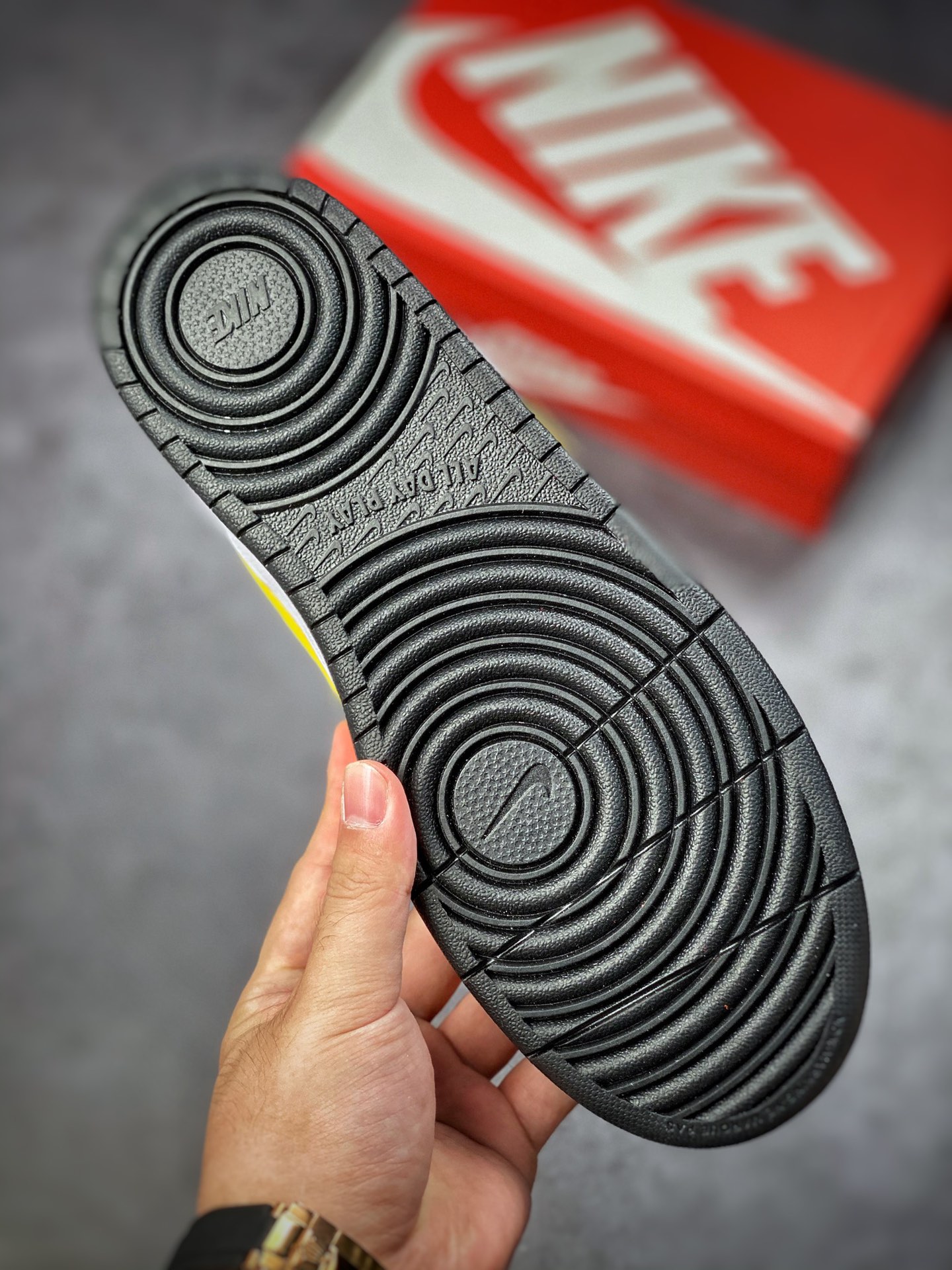 Nike Court Borough Low 2 白黑黄笑脸 DO6688-100 Nike Court Borough Low 2 白黑黄笑脸 DO6688-100