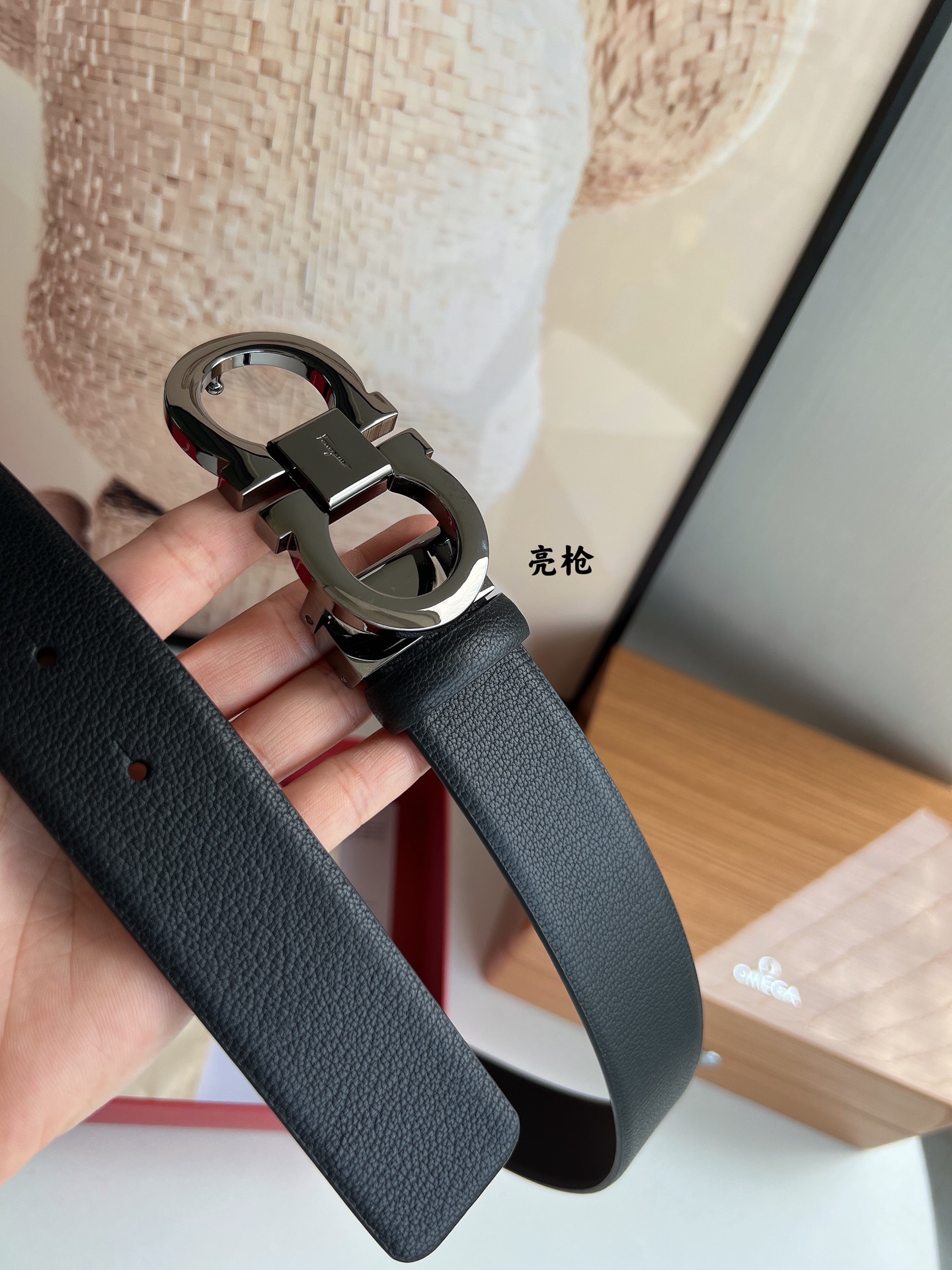 Salvatore  Ferragamo菲拉格慕男士3.5cm精致专柜版型双圈马蹄金属扣，头层牛皮双面腰带