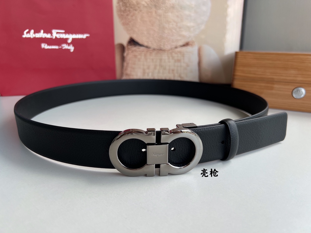 Salvatore  Ferragamo菲拉格慕男士3.5cm精致专柜版型双圈马蹄金属扣，头层牛皮双面腰带