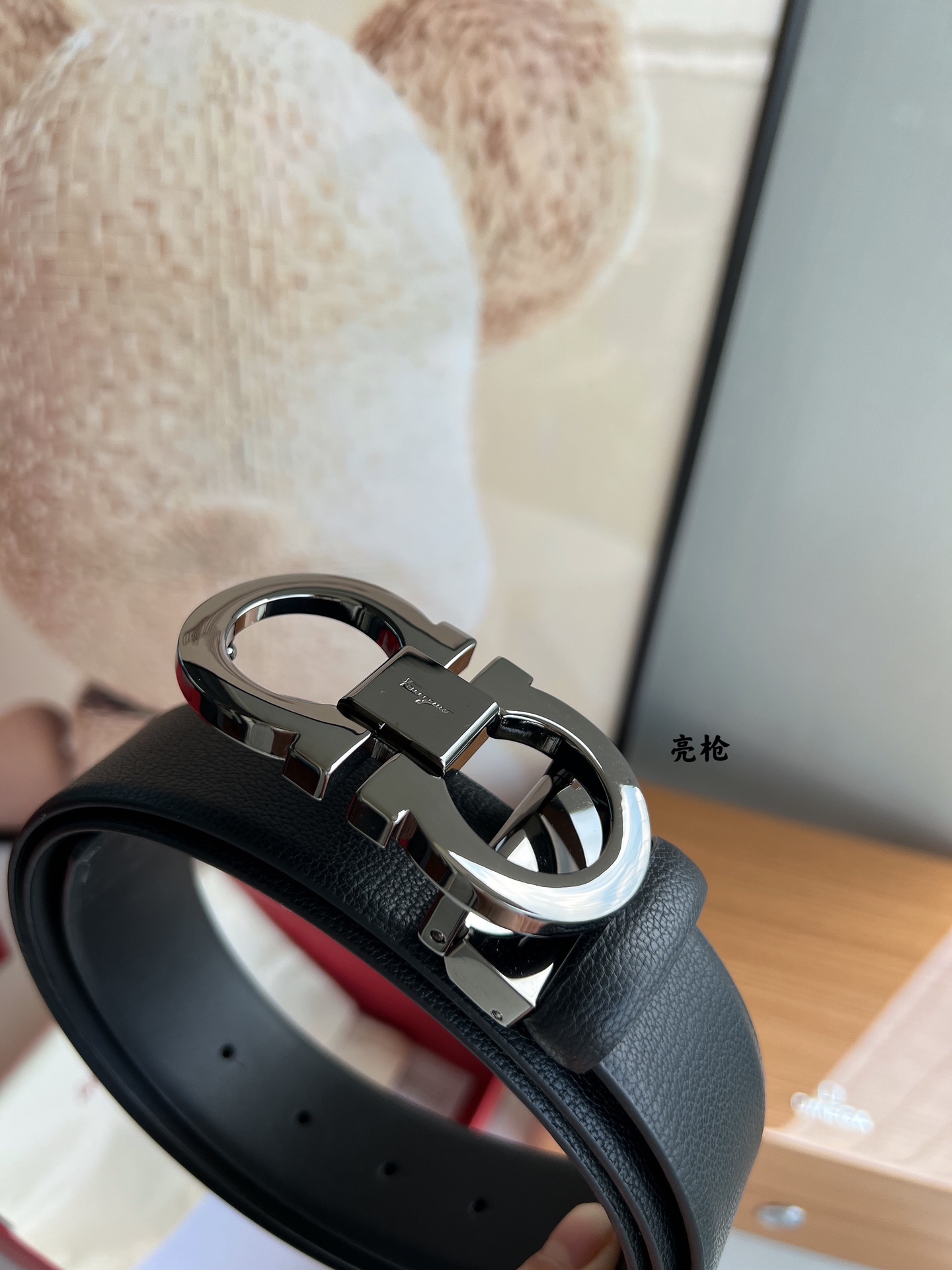 Salvatore  Ferragamo菲拉格慕男士3.5cm精致专柜版型双圈马蹄金属扣，头层牛皮双面腰带