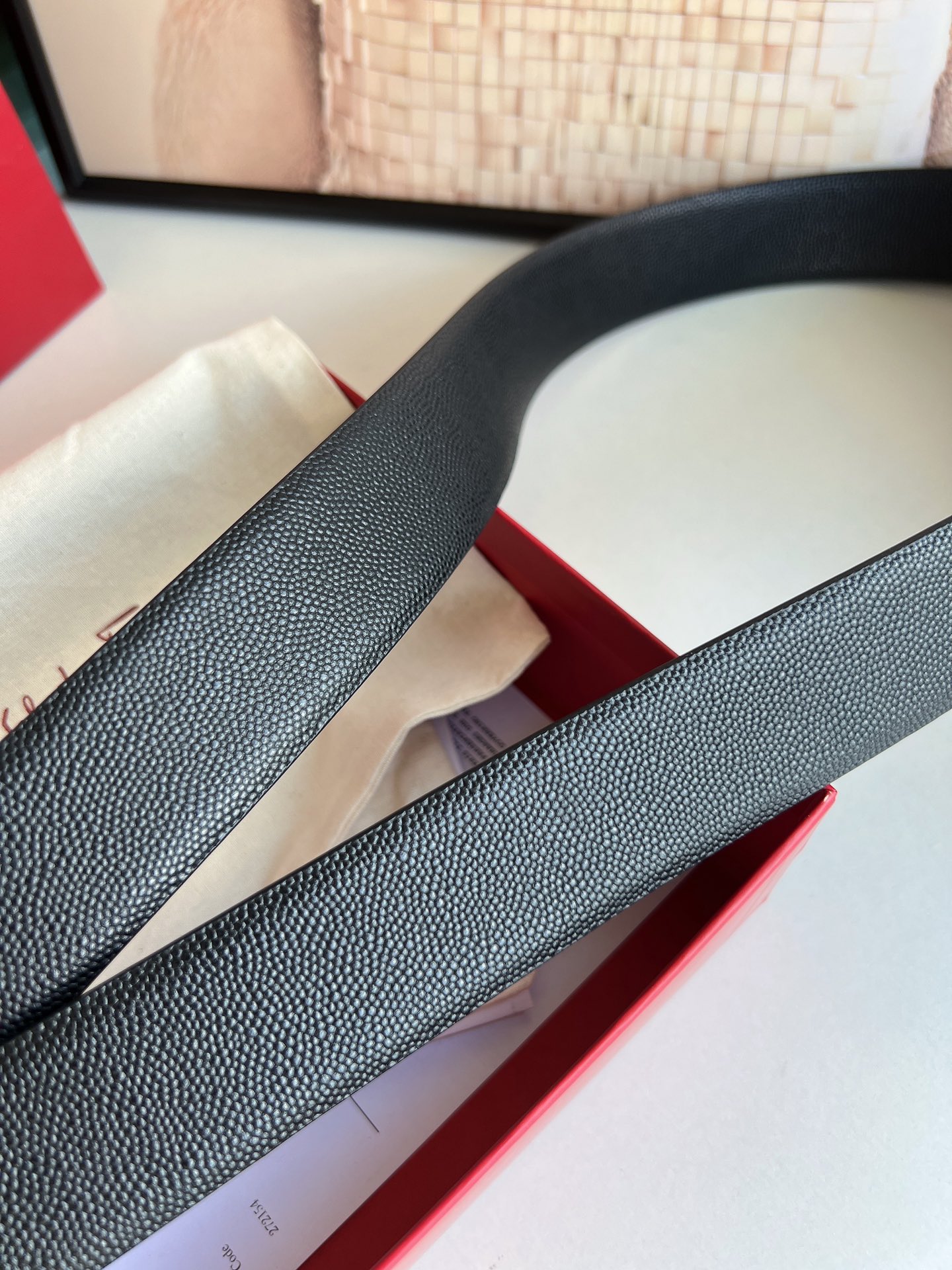 Salvatore  Ferragamo菲拉格慕男士3.5cm精致专柜版型双圈马蹄金属扣，头层牛皮双面腰带