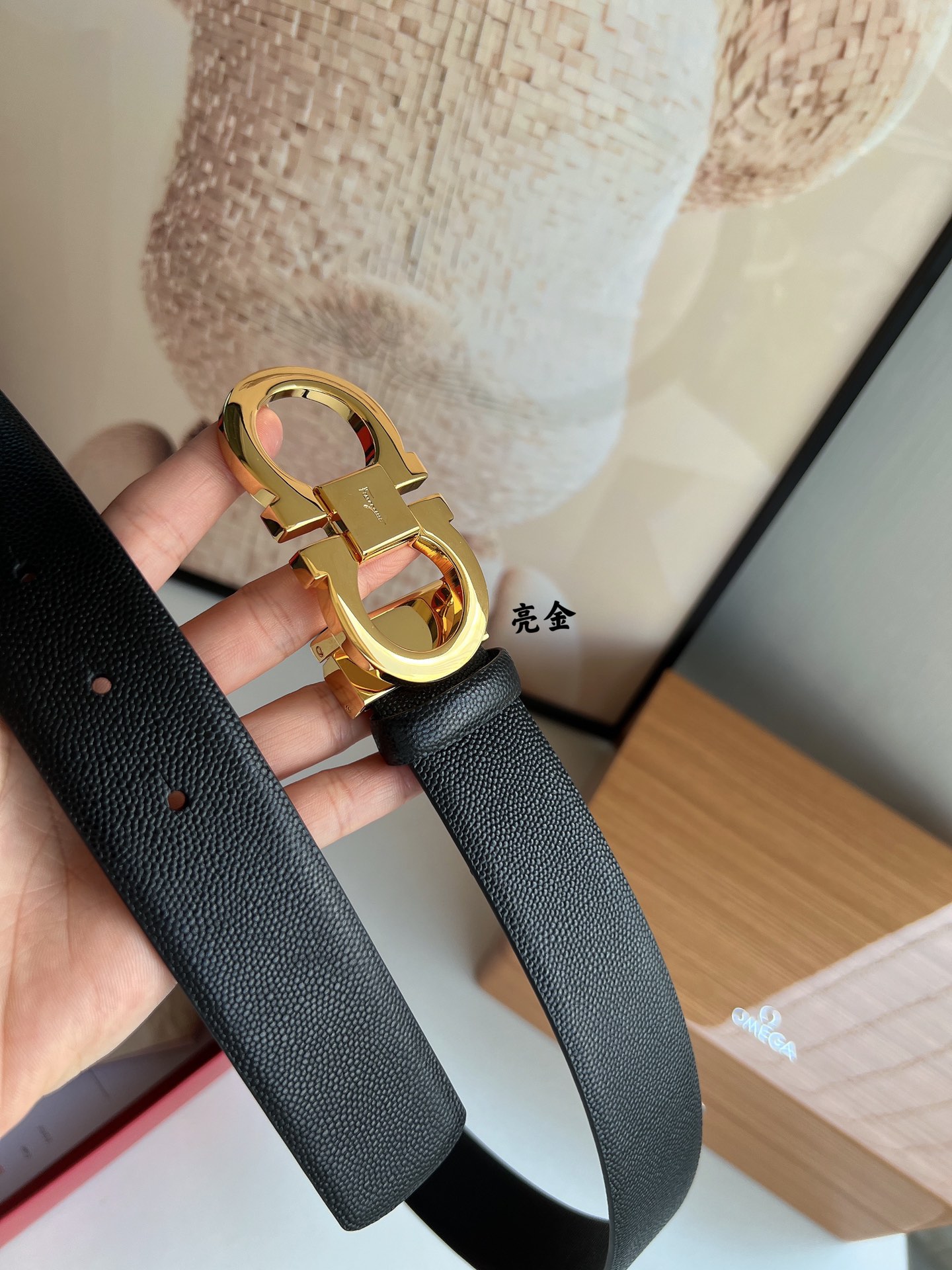 Salvatore  Ferragamo菲拉格慕男士3.5cm精致专柜版型双圈马蹄金属扣，头层牛皮双面腰带