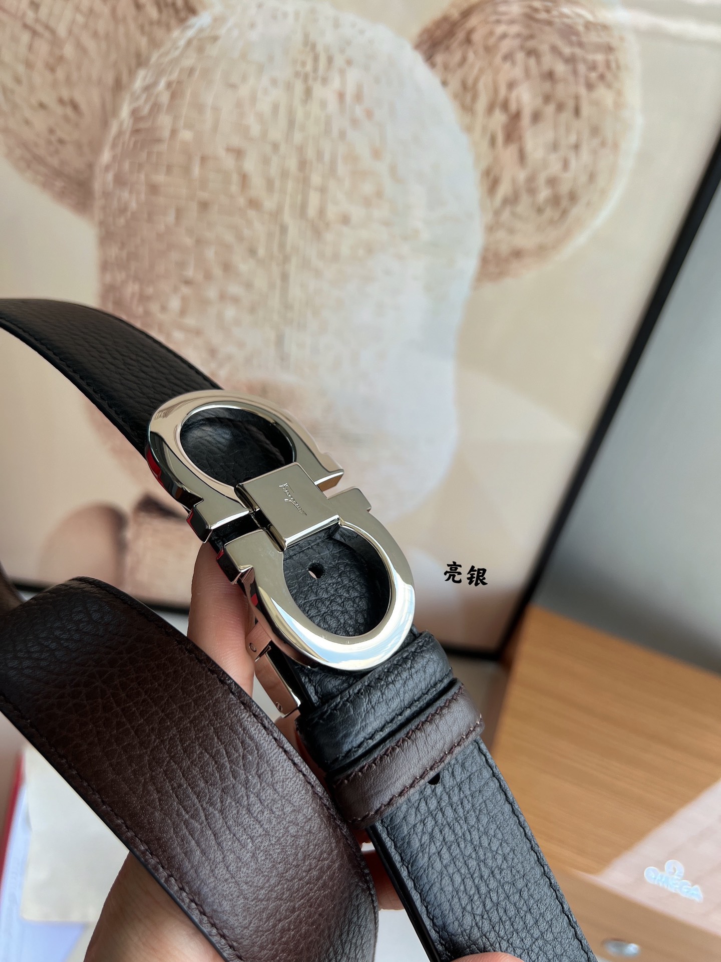 Salvatore  Ferragamo菲拉格慕男士3.5cm精致专柜版型双圈马蹄金属扣，头层牛皮双面腰带