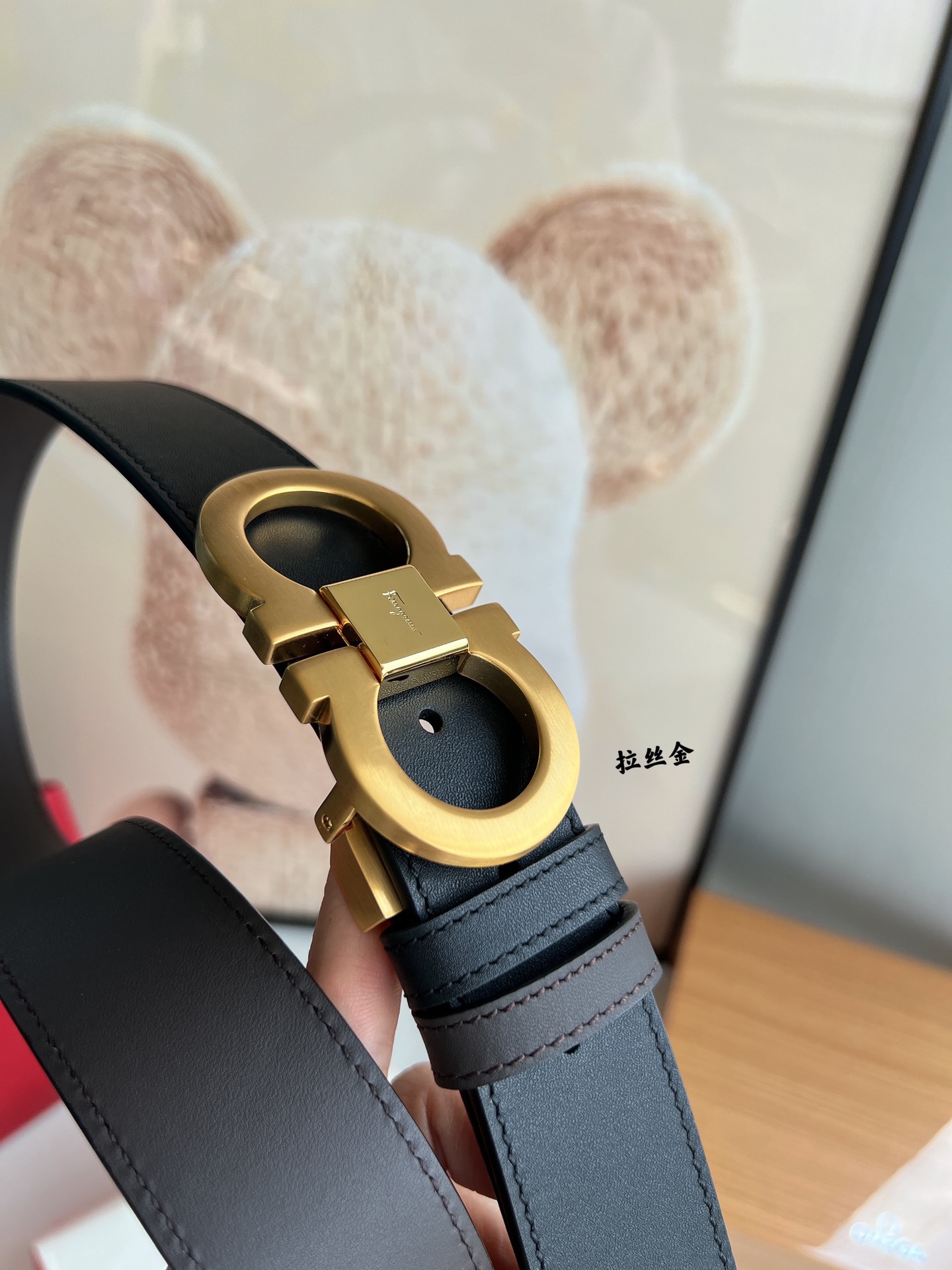 Salvatore  Ferragamo菲拉格慕男士3.5cm精致专柜版型双圈马蹄金属扣头层牛皮双面腰带