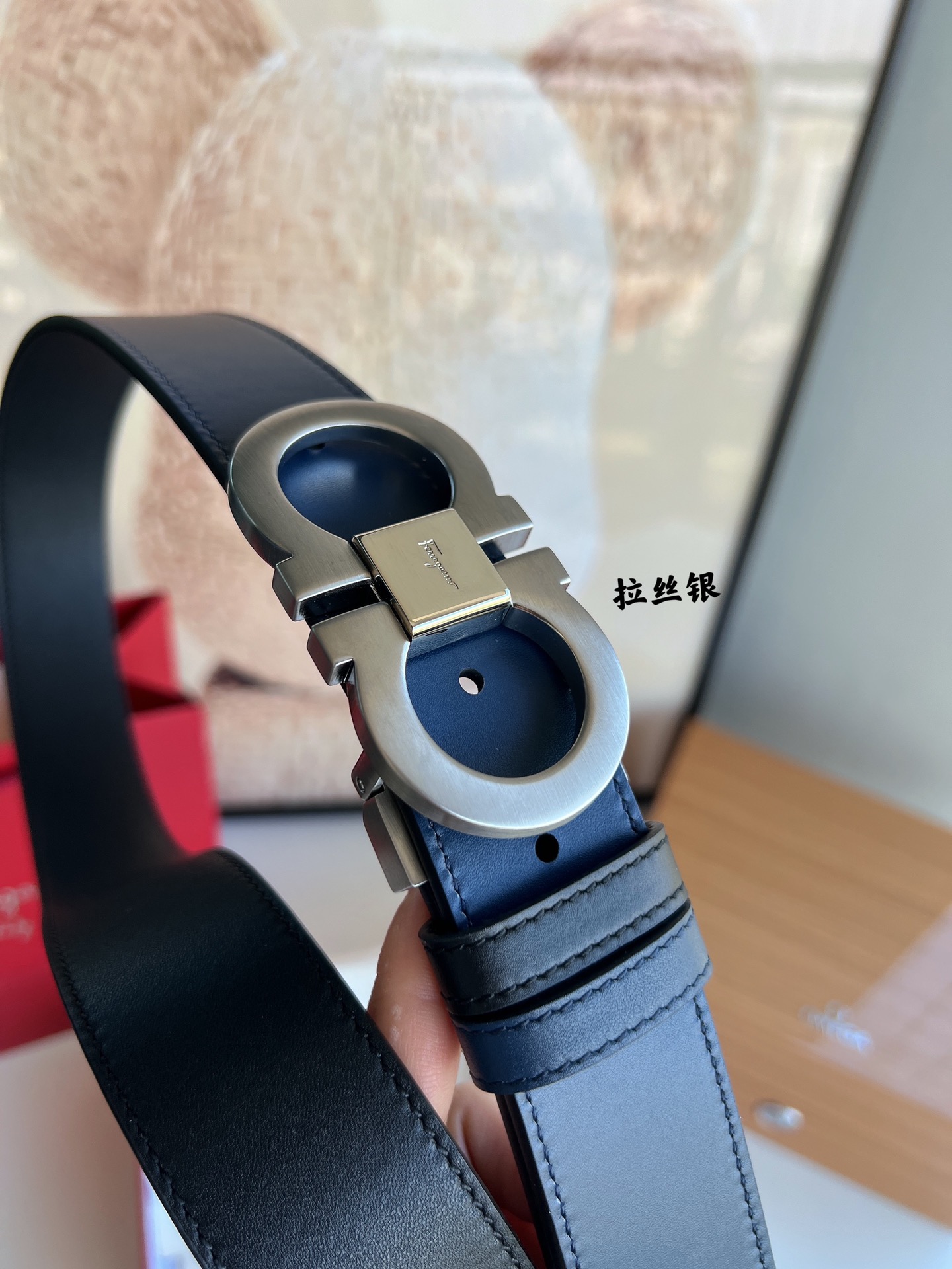 Salvatore  Ferragamo菲拉格慕男士3.5cm精致专柜版型双圈马蹄金属扣头层牛皮双面腰带
