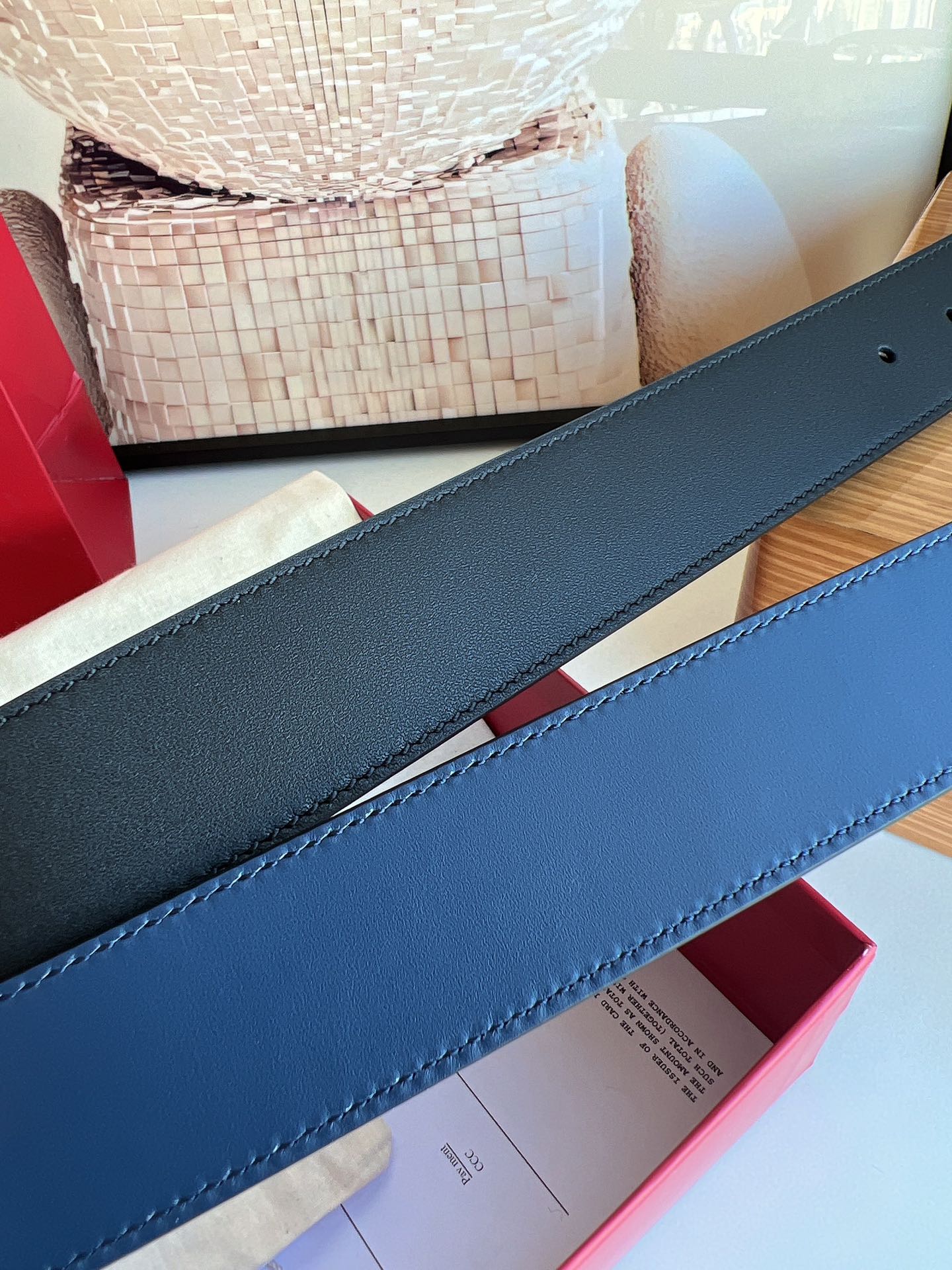 Salvatore  Ferragamo菲拉格慕男士3.5cm精致专柜版型双圈马蹄金属扣头层牛皮双面腰带