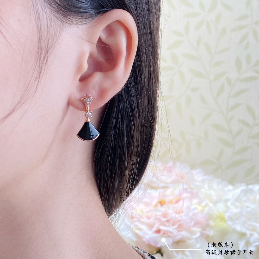 Bvlgari Earrings Mother of Pearl Fan-shaped Skirt