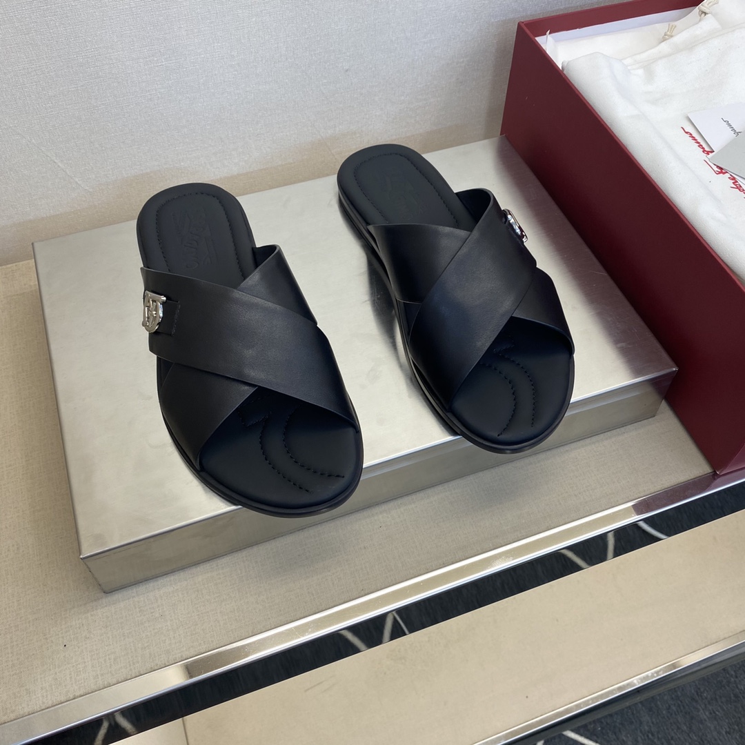 NO:284117,【S＊F】High quality, top crafts, men's genuine leather floor slippers, regular size 39-44 (5-10) will be released simultaneously!  goods!  Top-level handicraft [Strong] Original calfskin (super texture and feel), full calfskin pad, super texture!  Thickened leather sole!  !  Super comfortable!  ,slippers,cowhide,Leather soles19860909【S＊F】 高品质,顶尖工艺品 男士真皮地拖鞋 正码39－44(5一10） 同步发售！货！顶级手工艺[强]原版小牛皮(超强质感、手感),全小牛皮包垫,质感超强！加厚真皮大底！！超强舒适感！,,slippers,cowhide,Leather soles,Men's shoes