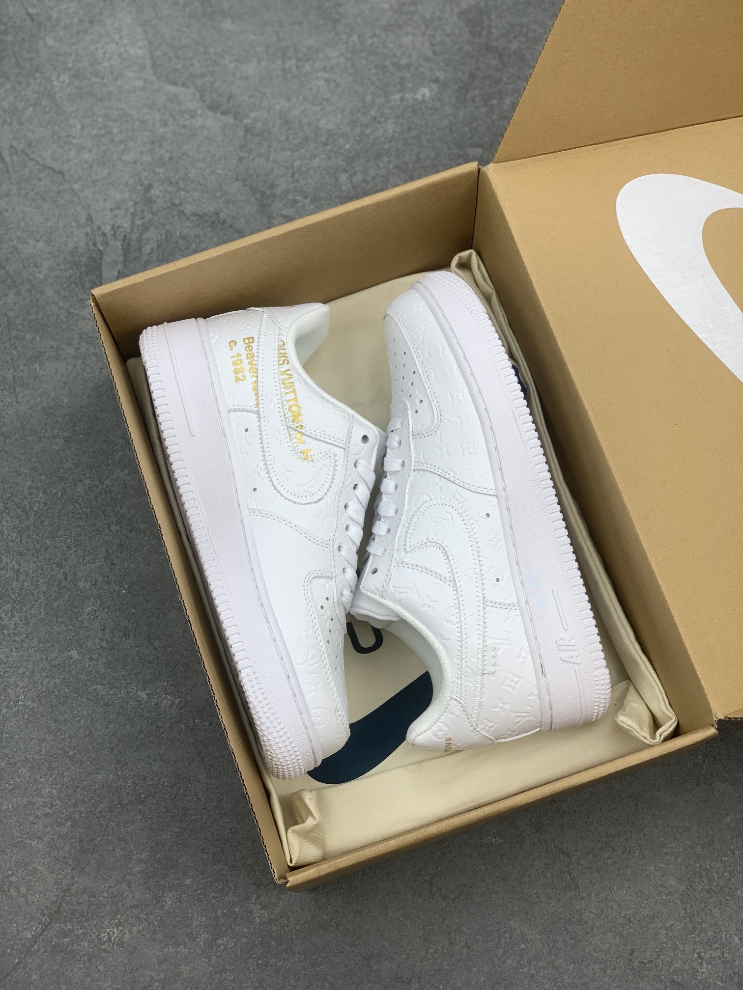 LV x Nike Air Force 1 Low White Leather Sneakers - Limited Edition 10 i1660542922 3781 8