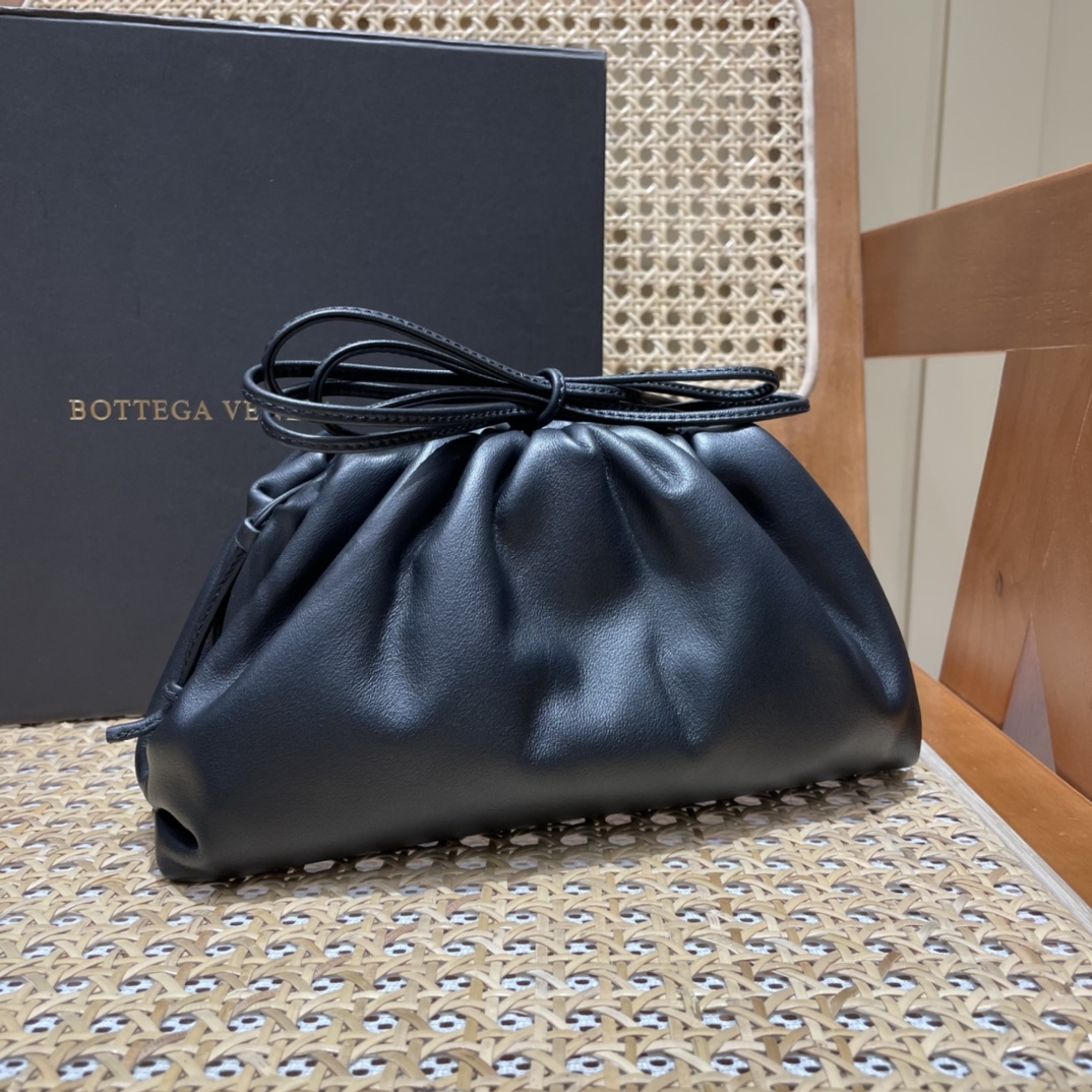 Bottega Veneta ๐๐๐ ๐๐๐๐ ๐๐๐๐พ๐ 22CM ไบๆตๅ
585852้ป่ฒ