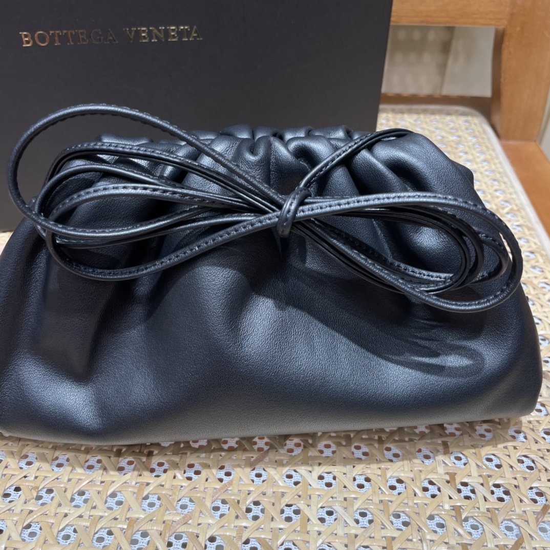 Bottega Veneta ๐๐๐ ๐๐๐๐ ๐๐๐๐พ๐ 22CM ไบๆตๅ
585852้ป่ฒ
