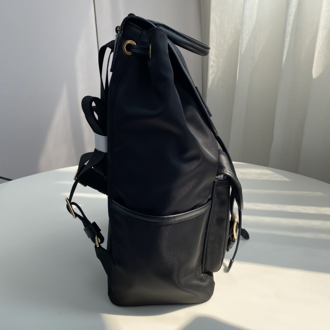 Tory Burch 编号012 汤丽柏琦 PIPER FLAP 多口袋双T LOGO双肩背包 74649