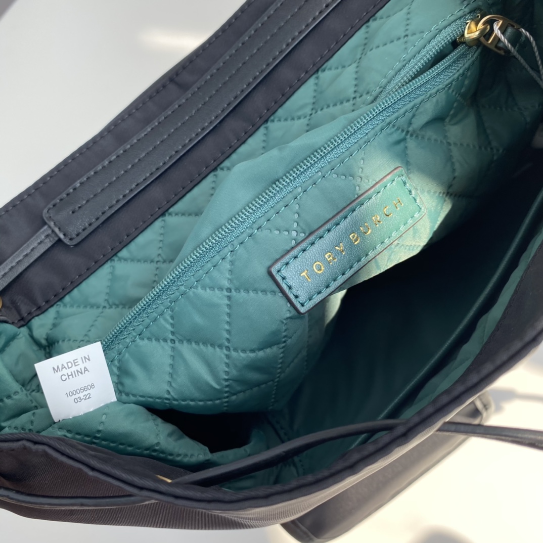 Tory Burch 编号012 汤丽柏琦 PIPER FLAP 多口袋双T LOGO双肩背包 74649