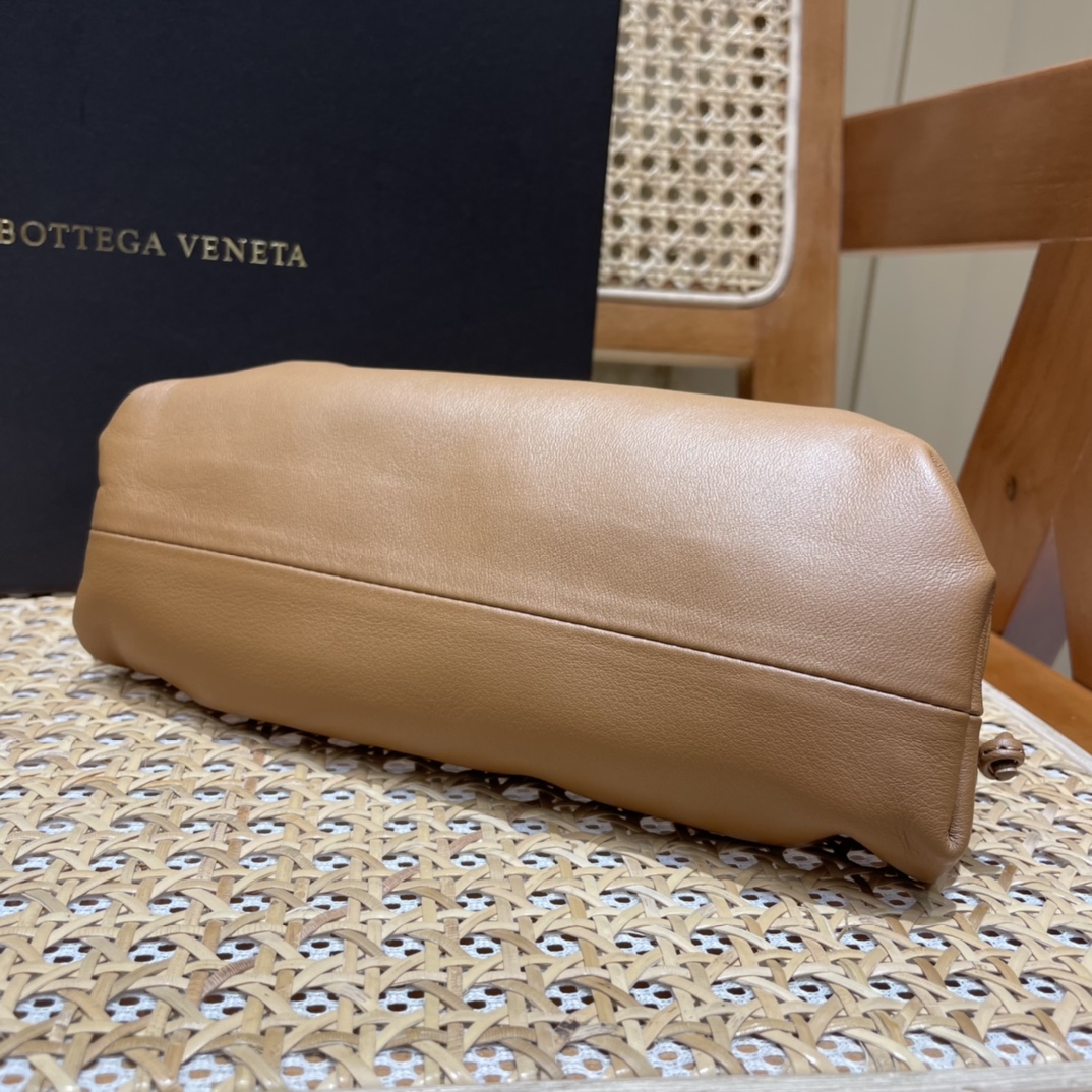 Bottega Veneta ๐๐๐ ๐๐๐๐ ๐๐๐๐พ๐ 22CM ไบๆตๅ
585852็ฆ็ณ่ฒ
