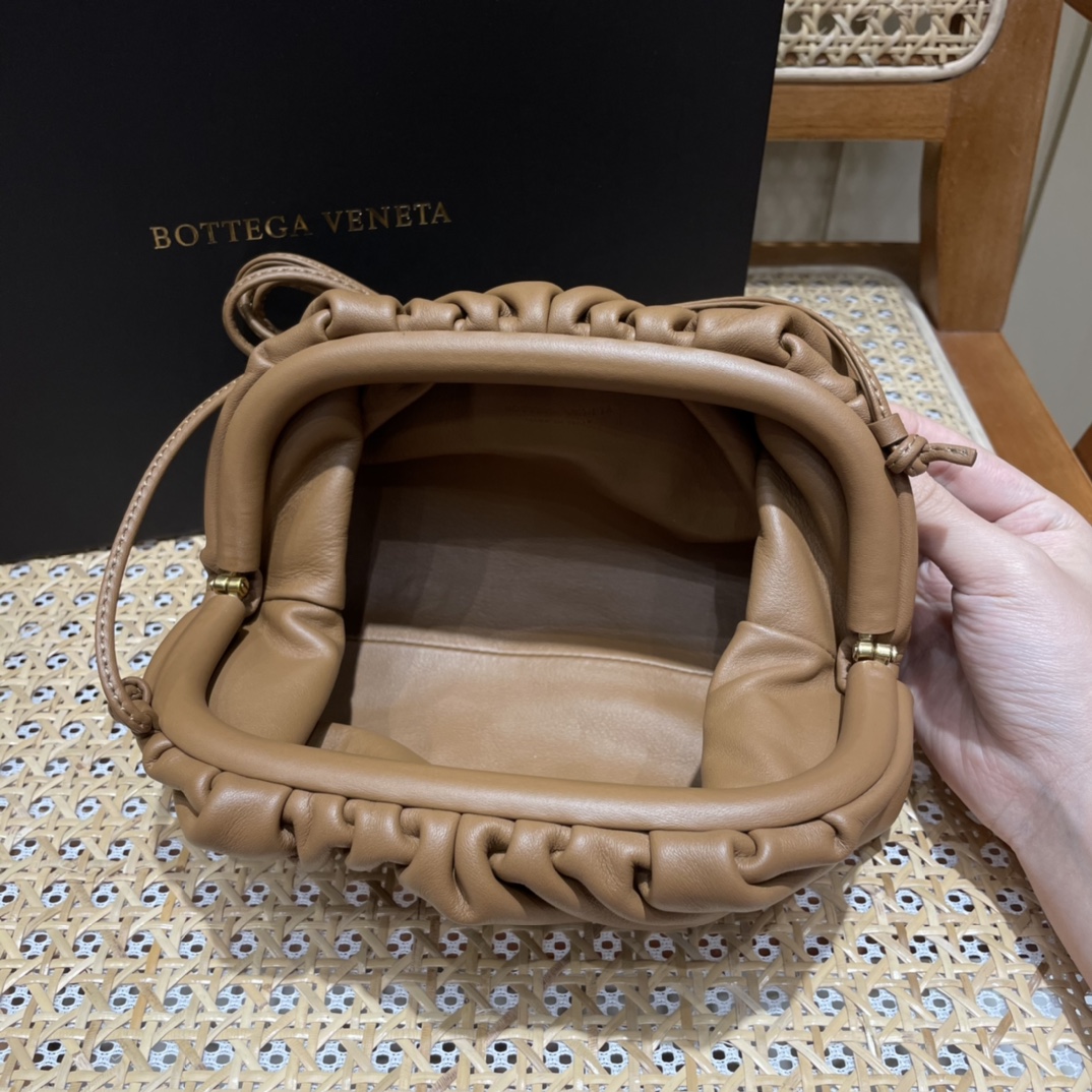 Bottega Veneta ๐๐๐ ๐๐๐๐ ๐๐๐๐พ๐ 22CM ไบๆตๅ
585852็ฆ็ณ่ฒ