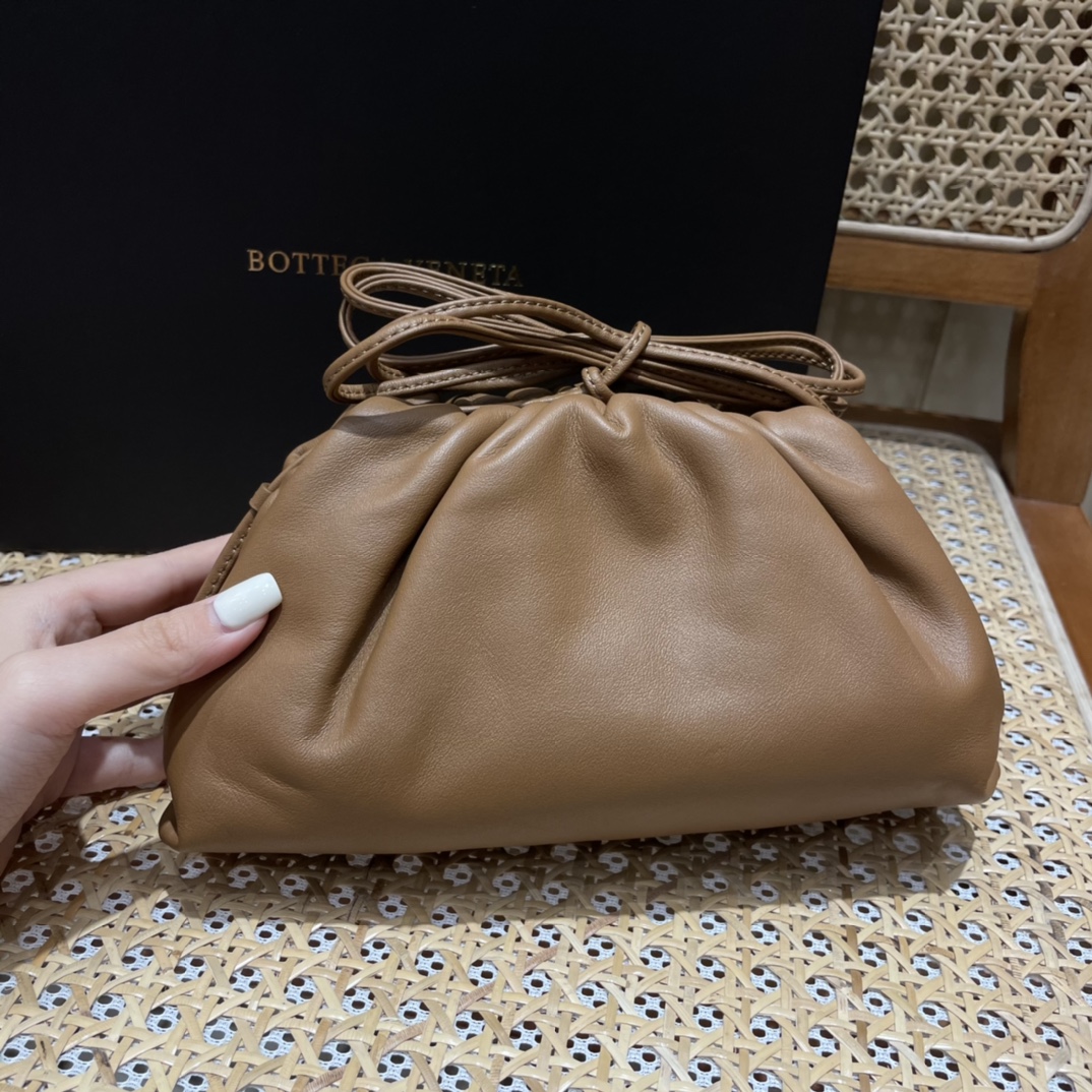 Bottega Veneta ๐๐๐ ๐๐๐๐ ๐๐๐๐พ๐ 22CM ไบๆตๅ
585852็ฆ็ณ่ฒ