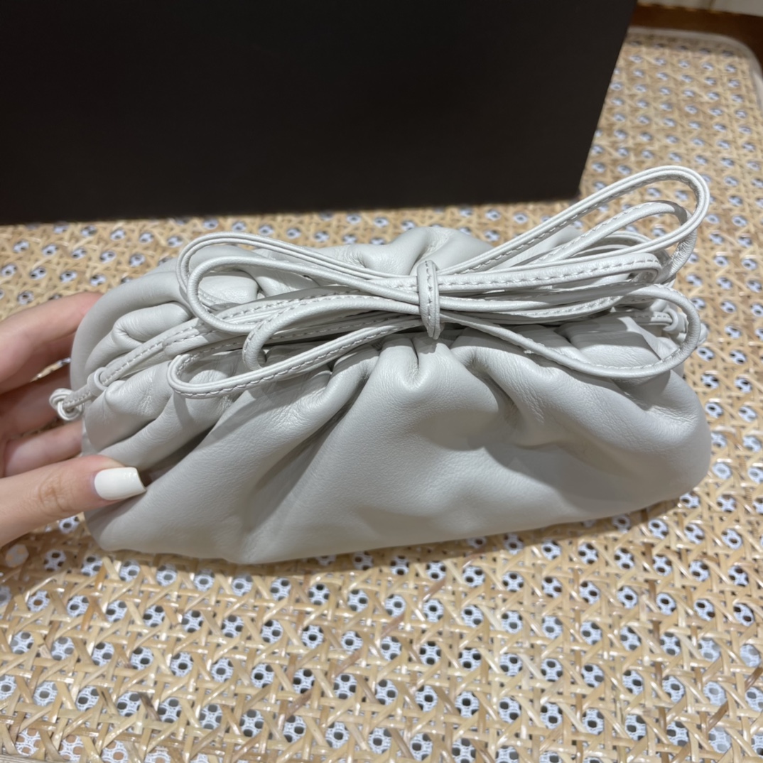 Bottega Veneta ๐๐๐ ๐๐๐๐ ๐๐๐๐พ๐ 22CM ไบๆตๅ
585852็ฝ่ฒ