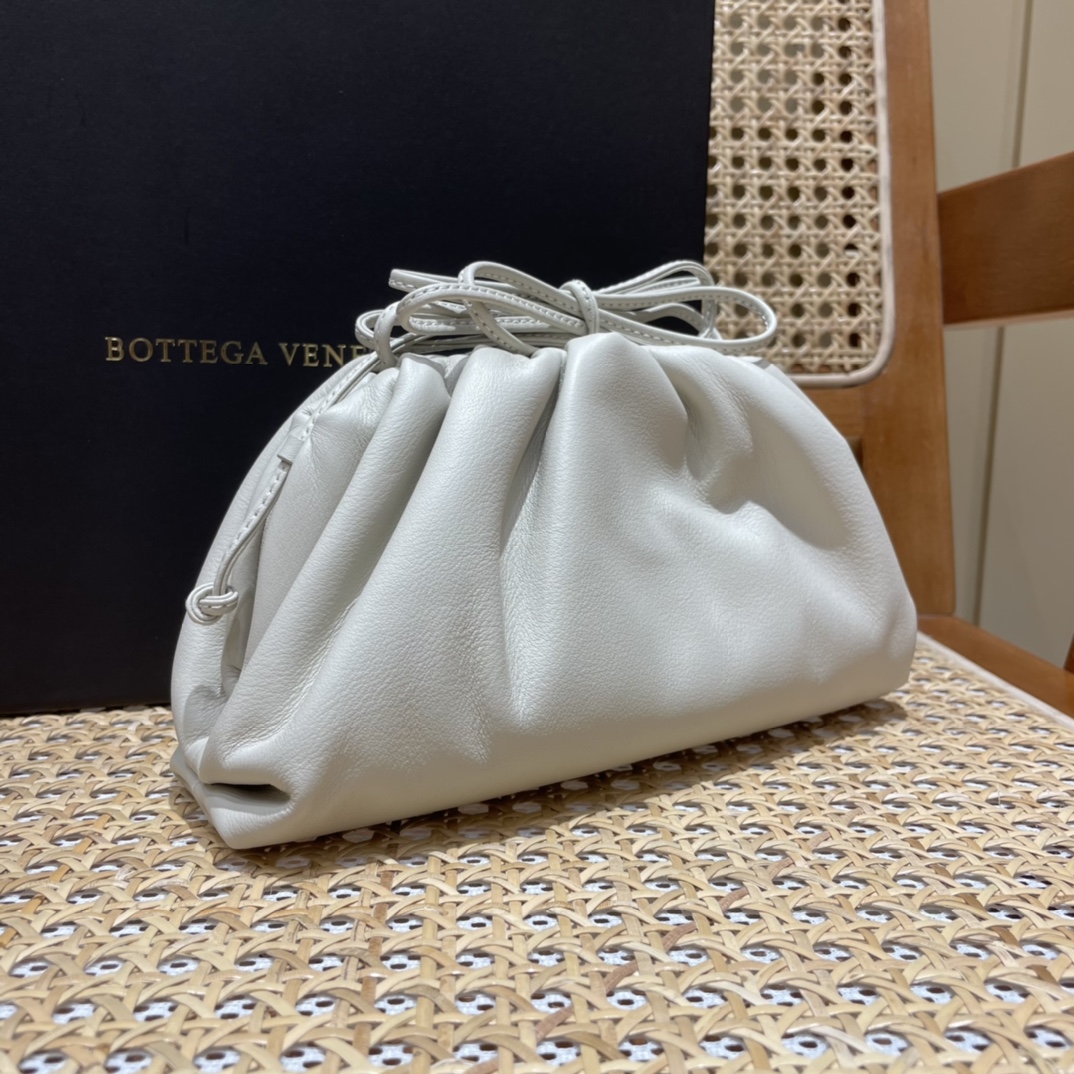 Bottega Veneta ๐๐๐ ๐๐๐๐ ๐๐๐๐พ๐ 22CM ไบๆตๅ
585852็ฝ่ฒ