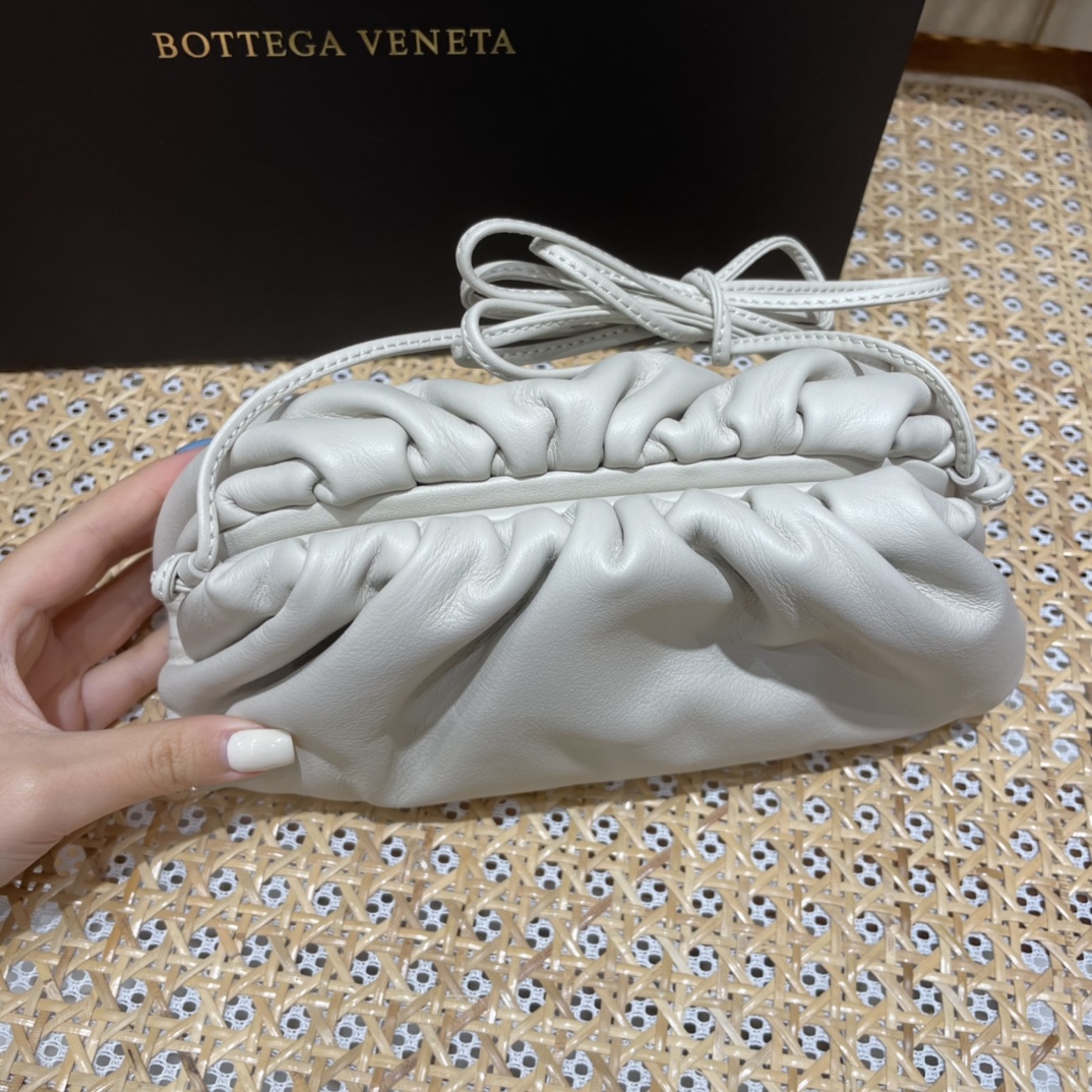Bottega Veneta ๐๐๐ ๐๐๐๐ ๐๐๐๐พ๐ 22CM ไบๆตๅ
585852็ฝ่ฒ