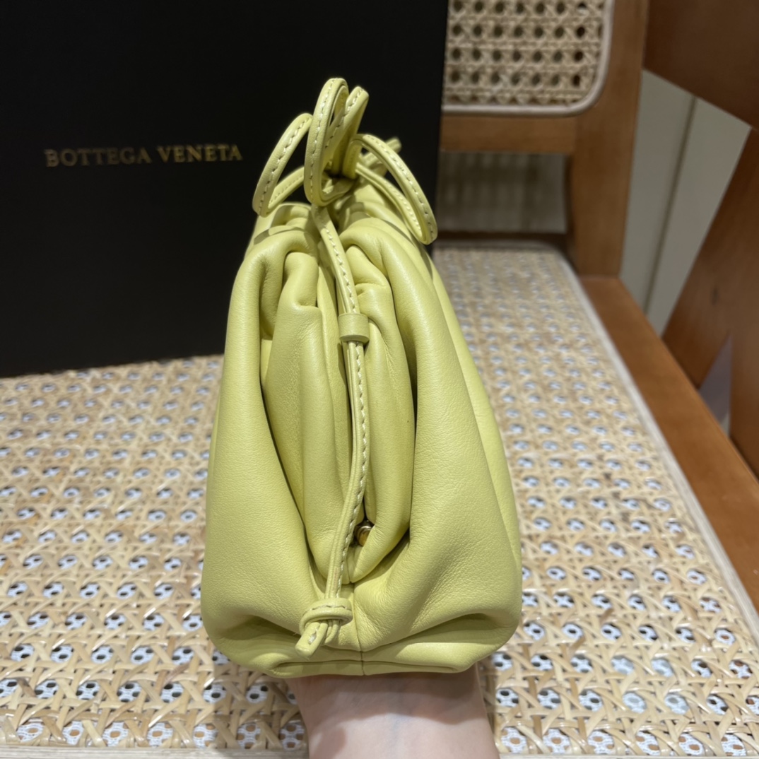 Bottega Veneta ๐๐๐ ๐๐๐๐ ๐๐๐๐พ๐ 22CM ไบๆตๅ
585852่้ป่ฒ