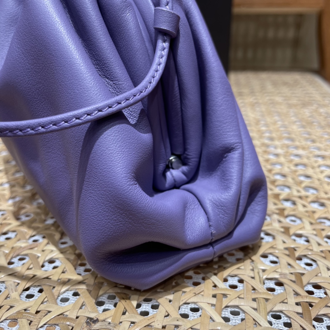 Bottega Veneta ๐๐๐ ๐๐๐๐ ๐๐๐๐พ๐ 22CM ไบๆตๅ
585852่ฐ่กฃ่็ดซ