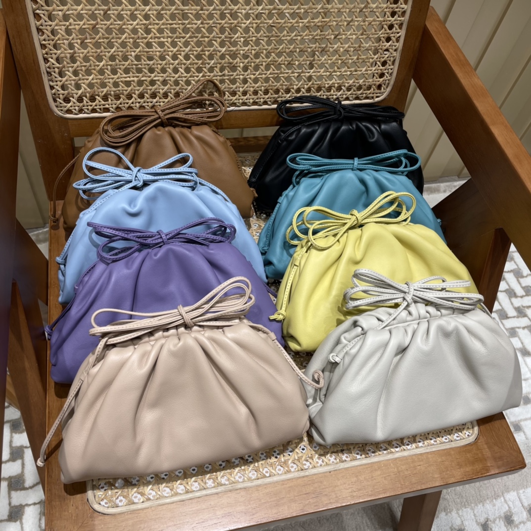 Bottega Veneta ๐๐๐ ๐๐๐๐ ๐๐๐๐พ๐ 22CM ไบๆตๅ
585852้ป่ฒ