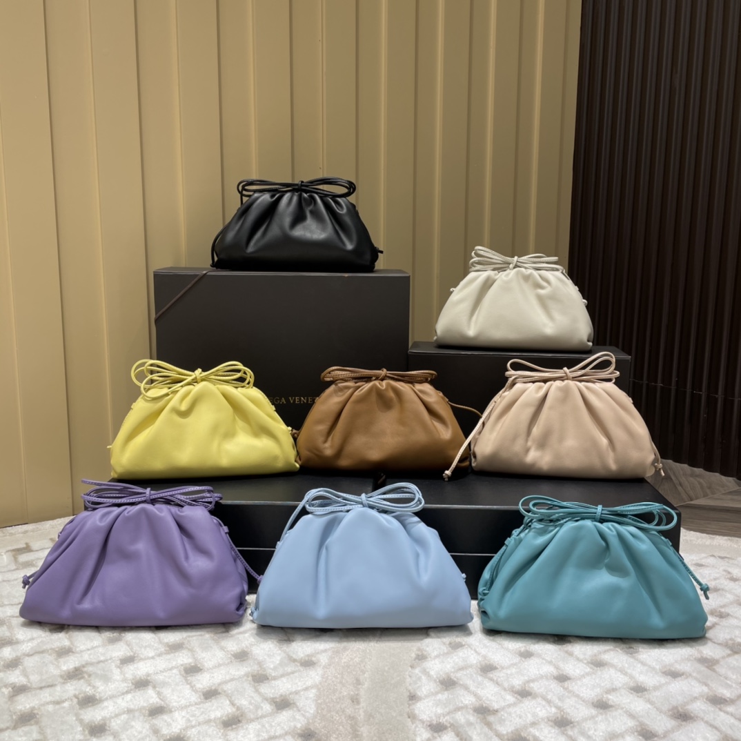 Bottega Veneta ๐๐๐ ๐๐๐๐ ๐๐๐๐พ๐ 22CM ไบๆตๅ
585852้ป่ฒ