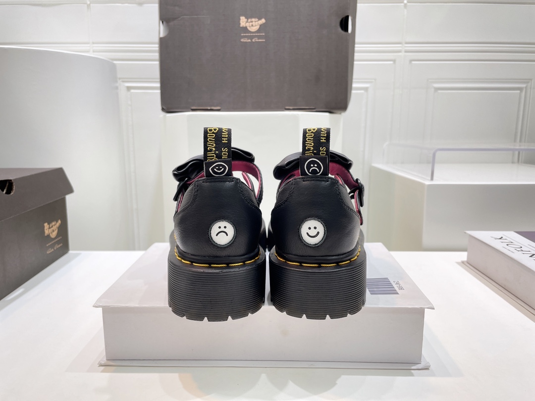 Danish Design: Dr. Martens Autumn Shoes with Thick Delaford Soles - 图片 8